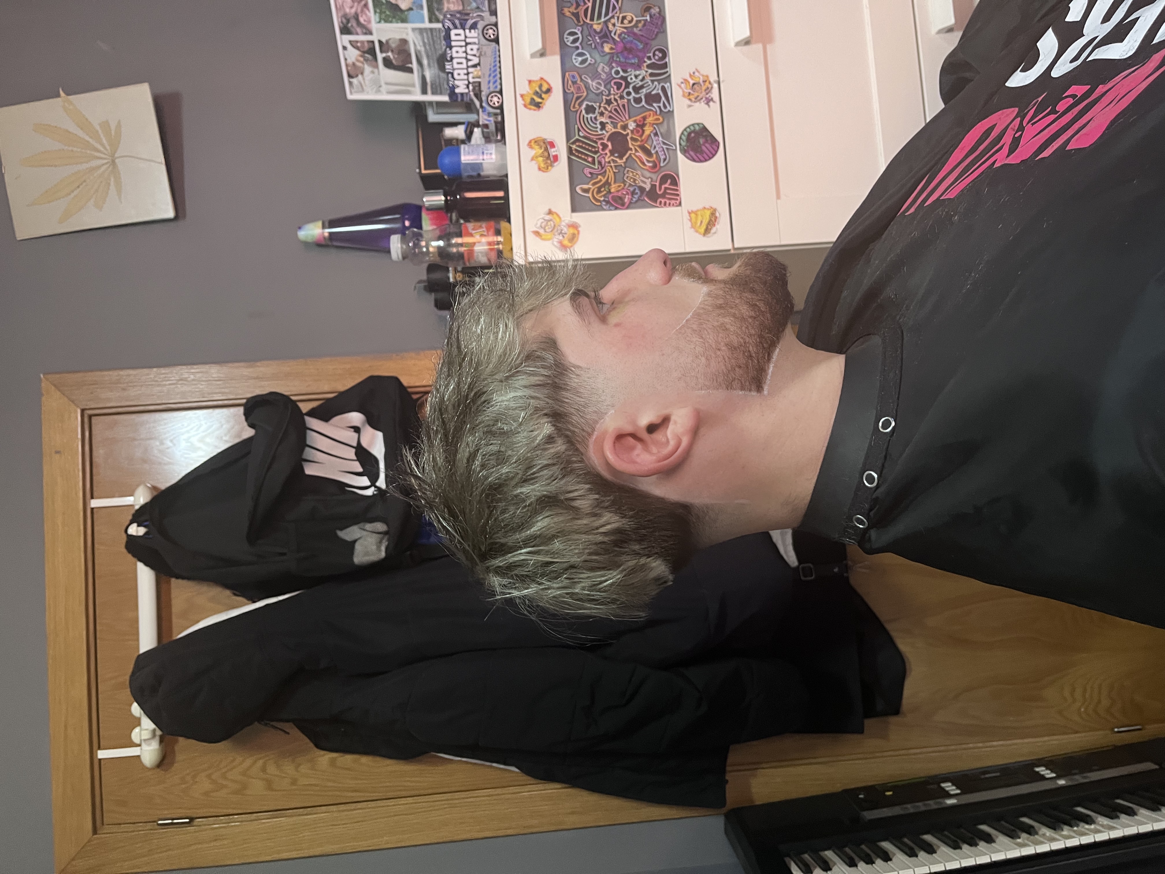 Corte degradado y barba