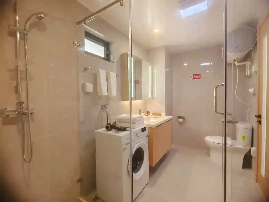 Fuxian Homestay Twin Room