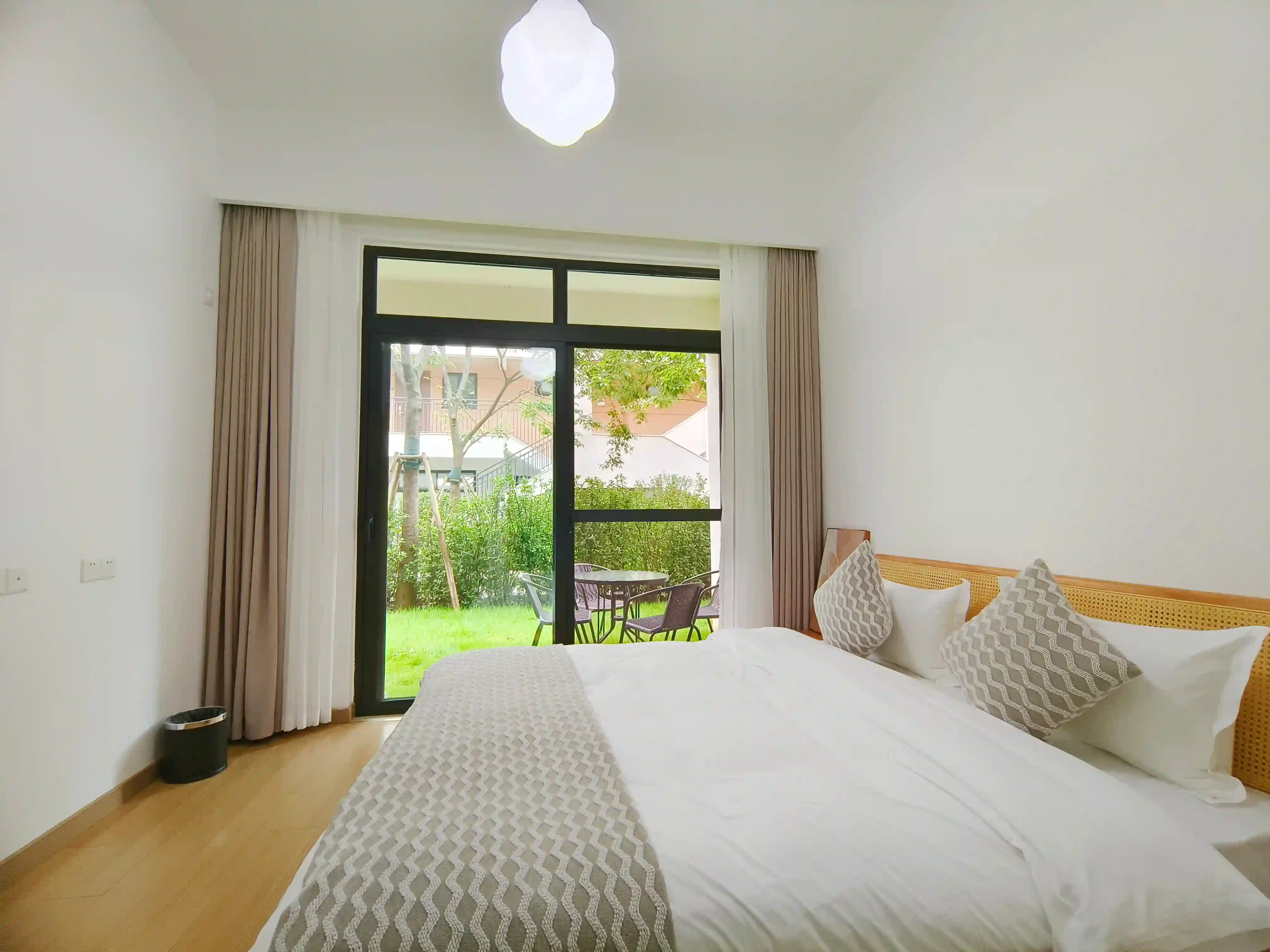 Fuxian Homestay Family Suite