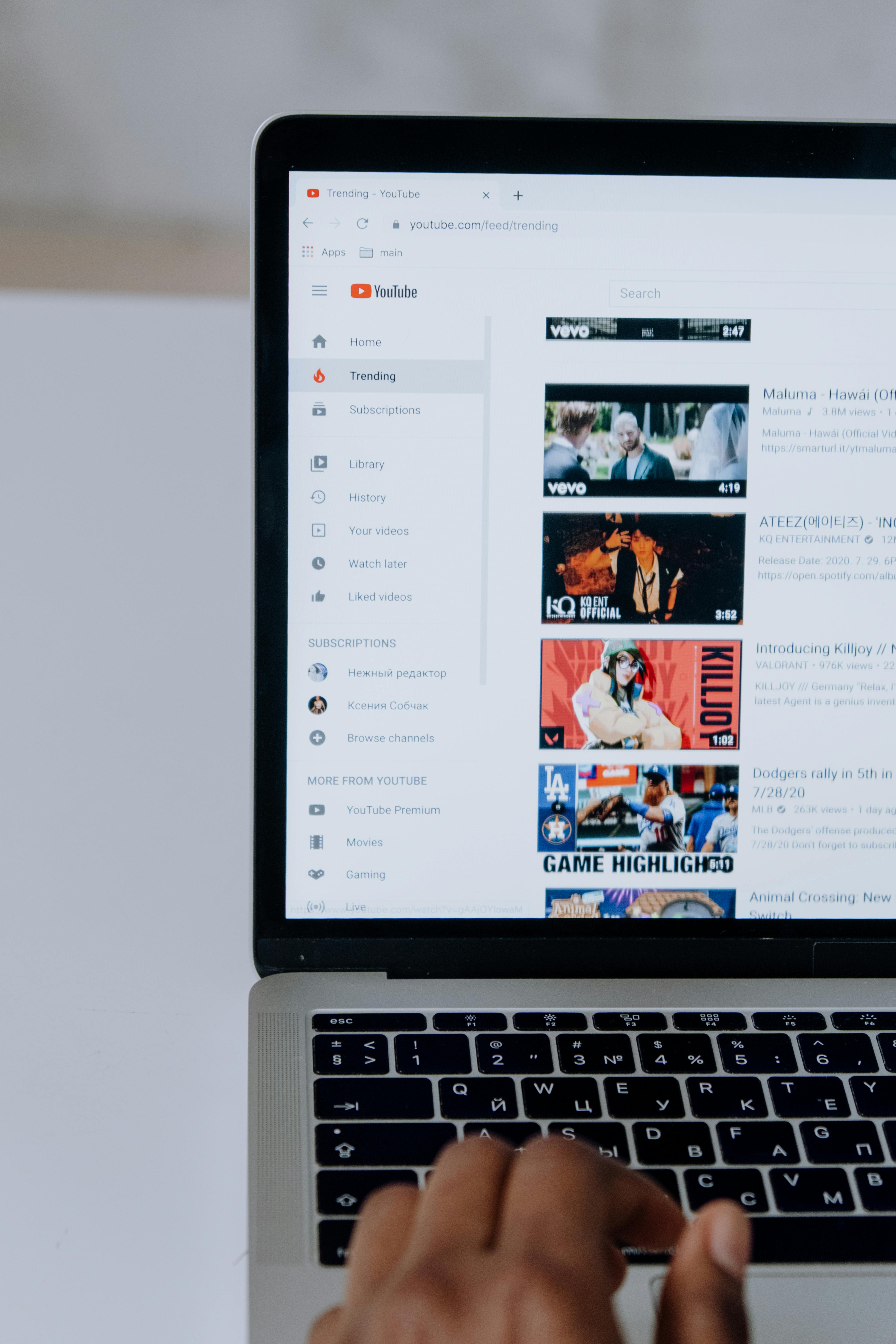 YouTube Content Creation Starter Kit: The Ultimate Guide to Growing a Channel