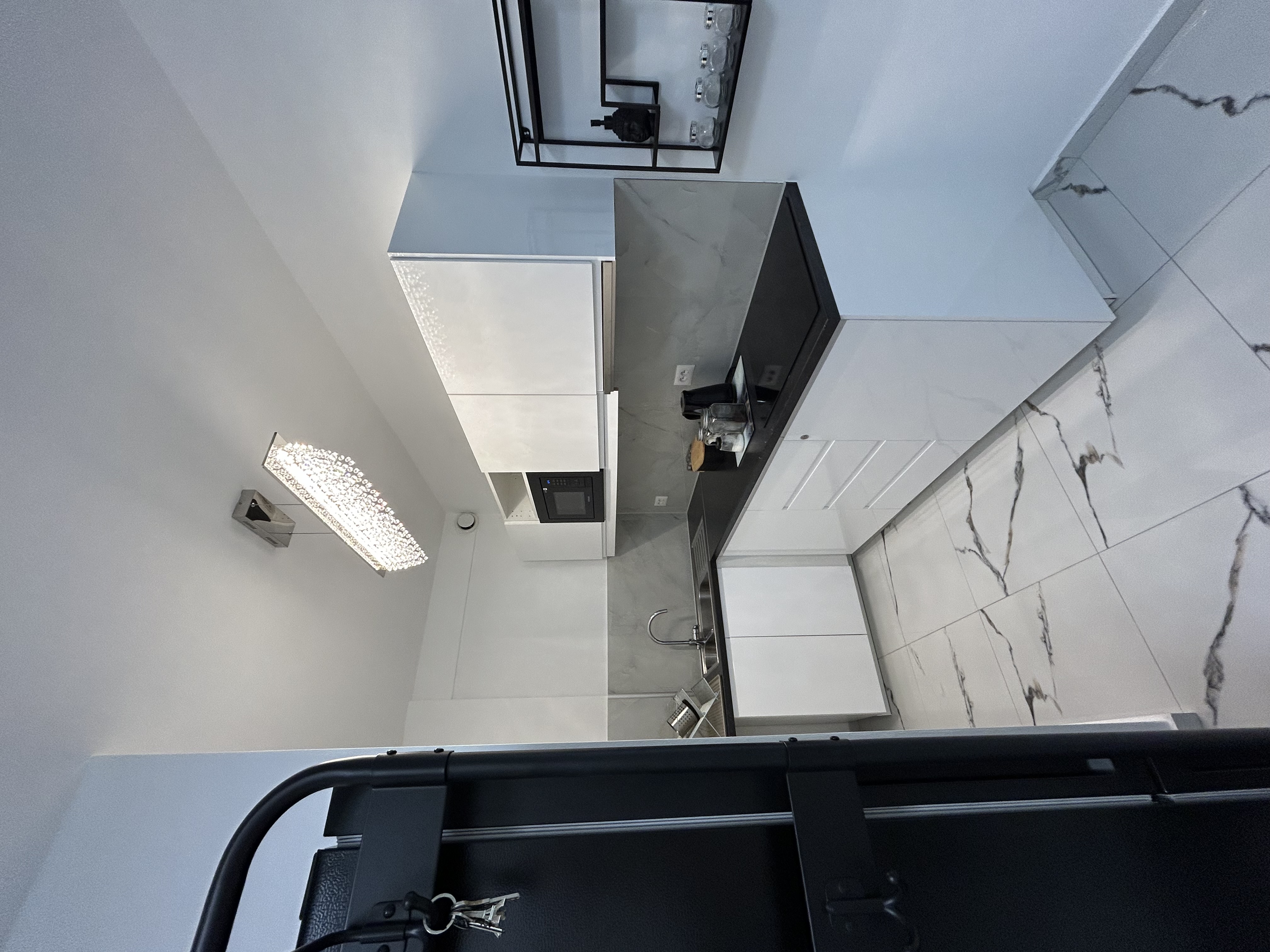 Małe mieszkanie z widokiem na miasto