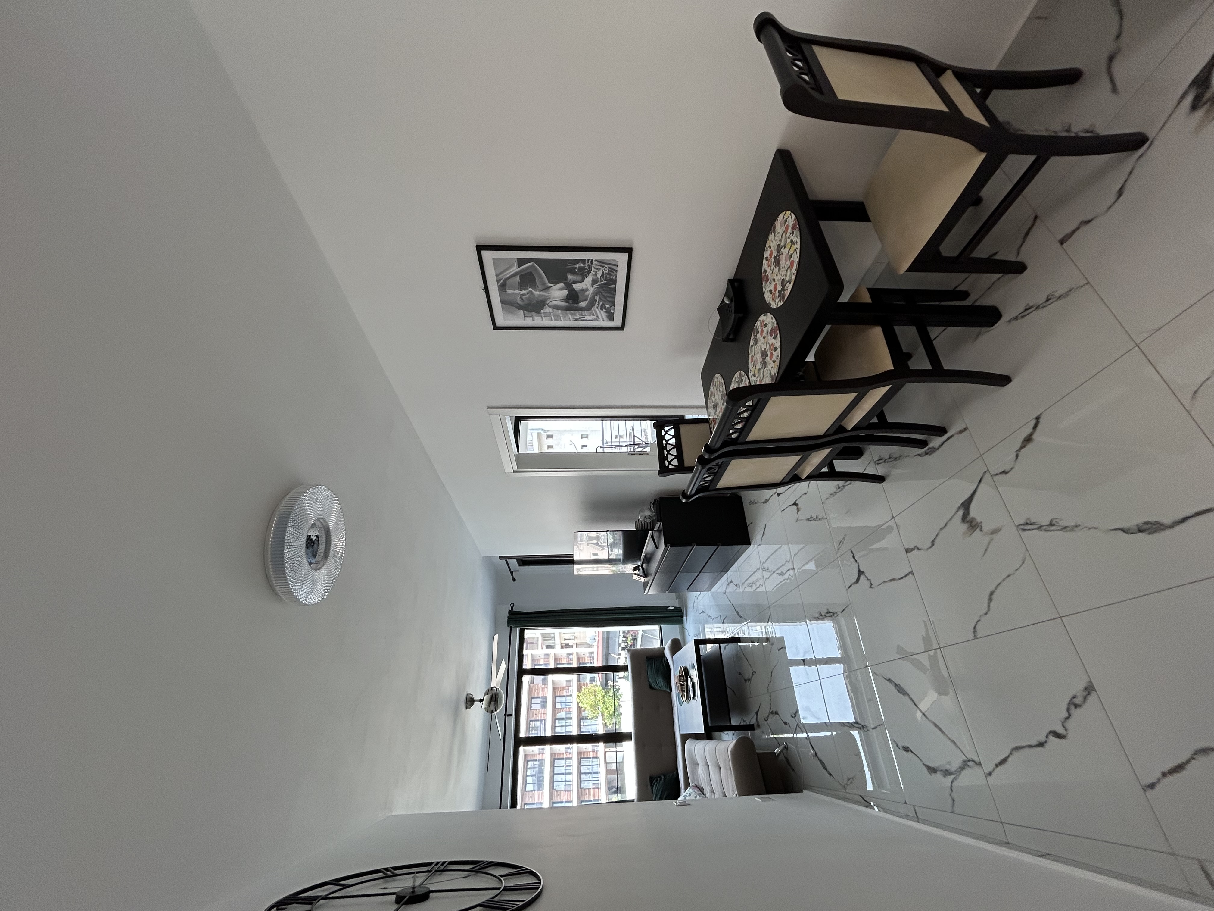 Małe mieszkanie z widokiem na miasto