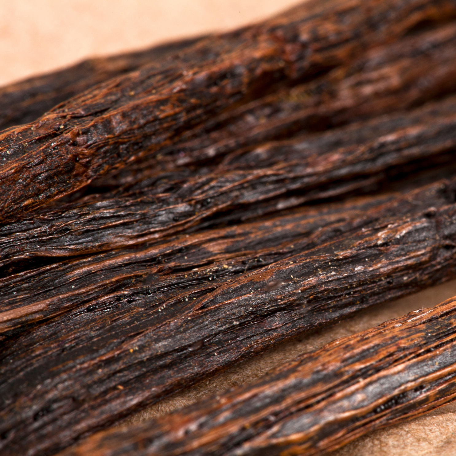 Premium Red Bourbon Vanilla Cuts (Grade B)