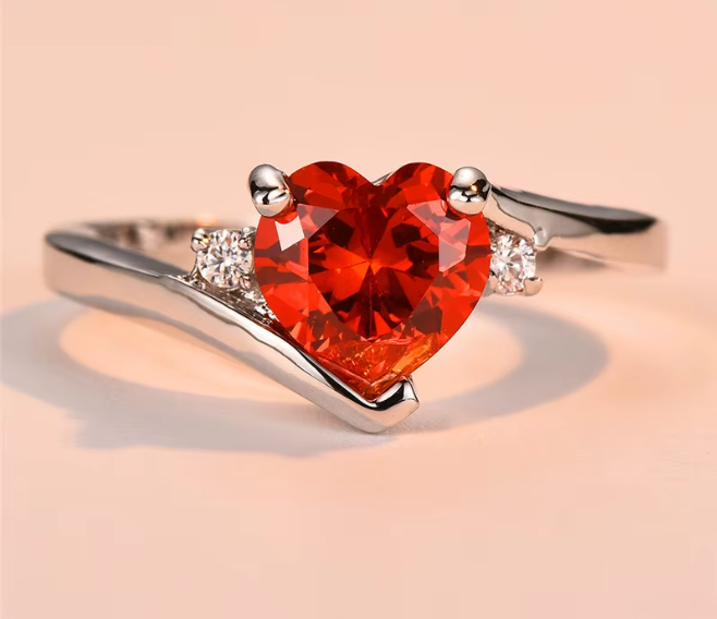 Anillo con corazón naranja