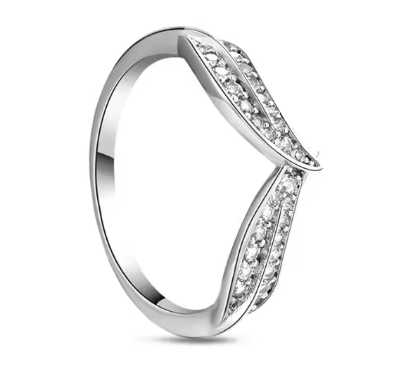 Anillo con zirconias en V