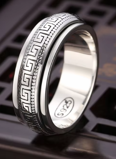 Anillo con Diseño Griego