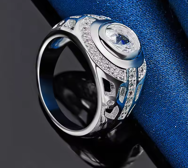 Anillo de caballero con zirconia