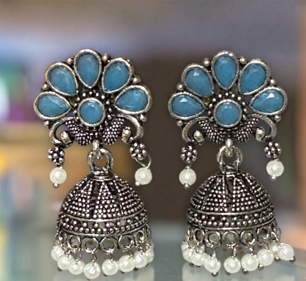 Syenora Green Gemstone Jhumka Earrings