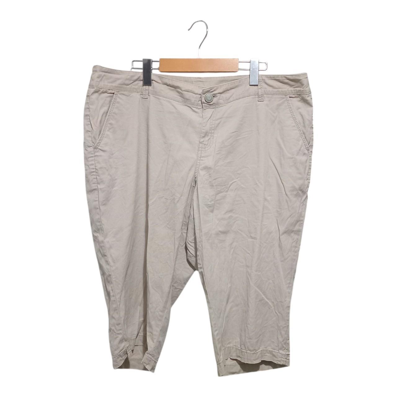 Capri Women XL Cream Plus Size Shorts