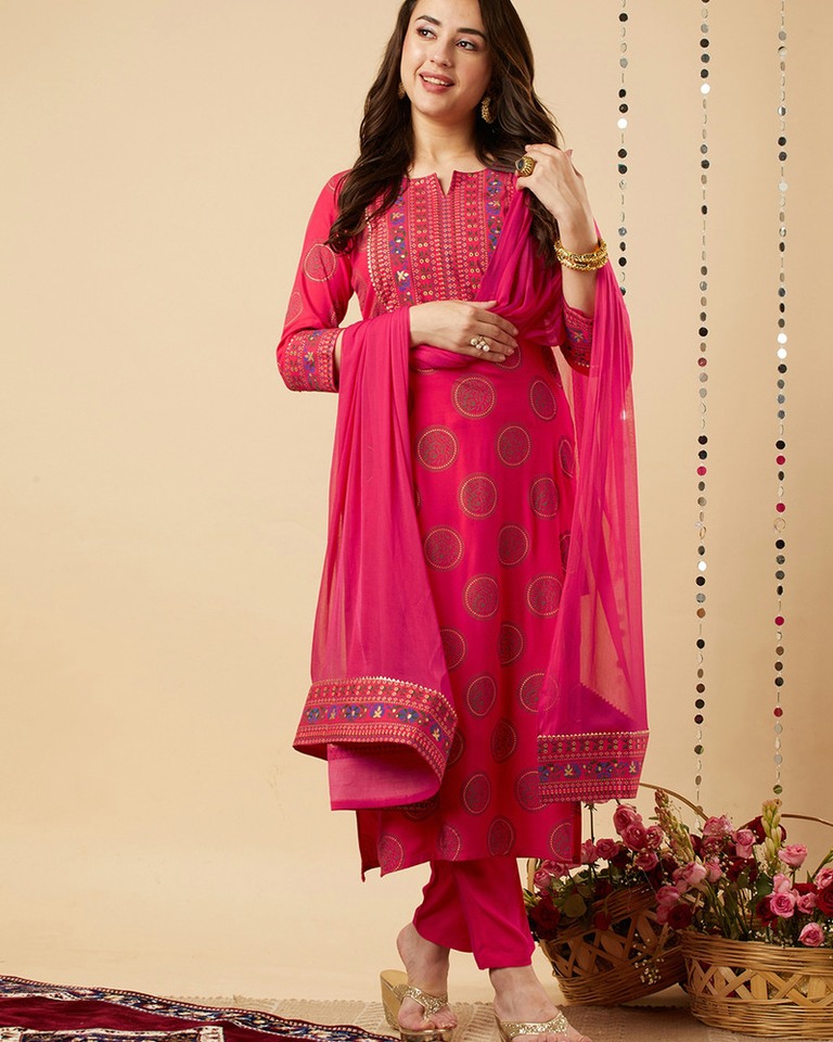 Embroidered Pink Salwar Kameez