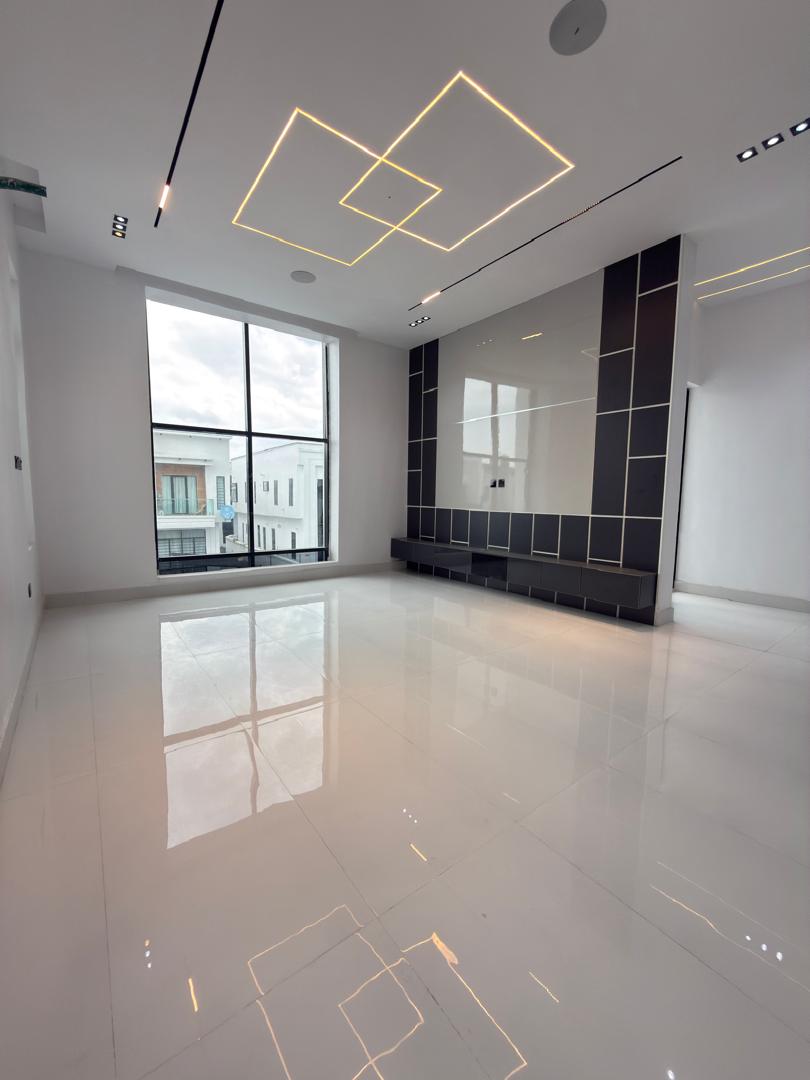  Luxury 5 Bedroom Fully Detached Duplex with Pool & BQ – Ajah 