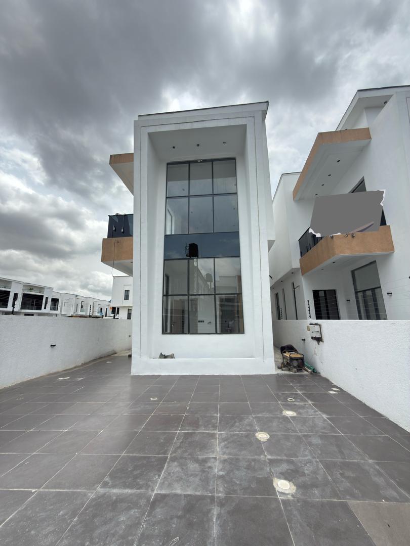 5 Bedroom Fully Detached Duplex with Pool & BQ – Ajah