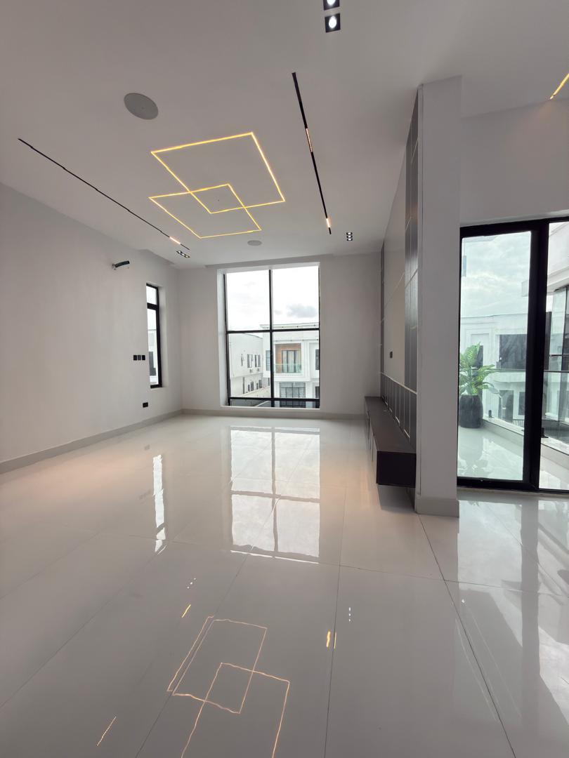  Luxury 5 Bedroom Fully Detached Duplex with Pool & BQ – Ajah 