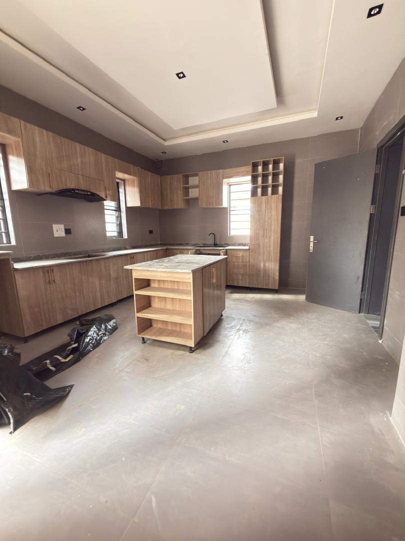 ✨ 4 Bedroom Fully Detached Duplex with BQ & Pool – New Road ✨