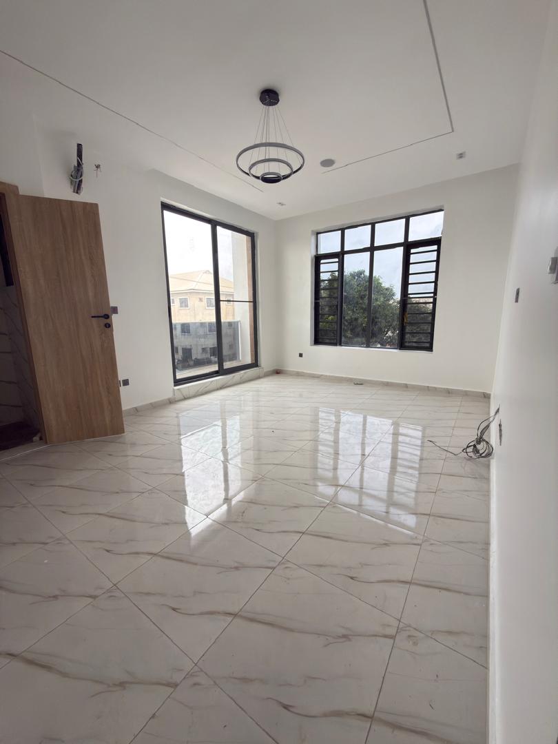 ✨ 2 Bedroom Apartment – New Road ✨