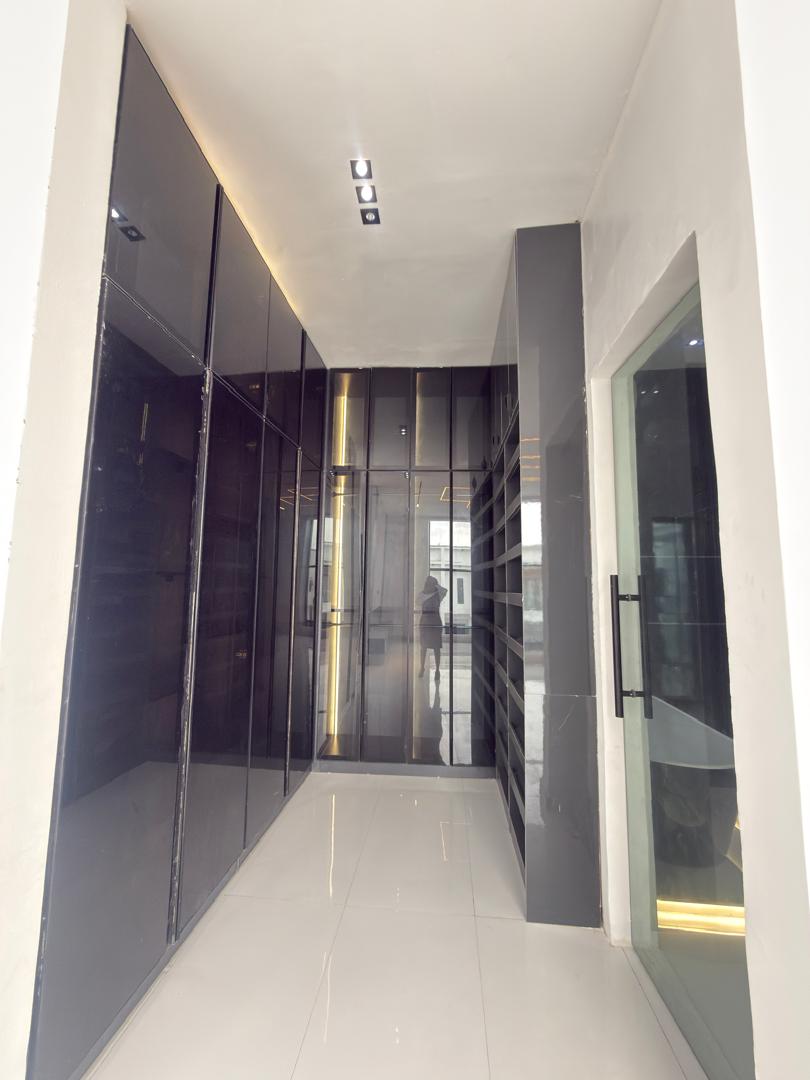  Luxury 5 Bedroom Fully Detached Duplex with Pool & BQ – Ajah 