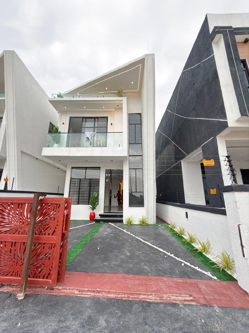  4 Bedroom Detached Duplex with BQ – Ikota