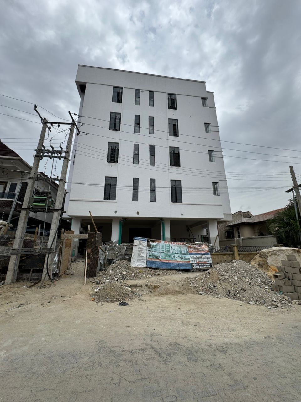 For Sale: Luxury 2-Bedroom Apartment with Pool & Elevator in Osapa London, Lekki