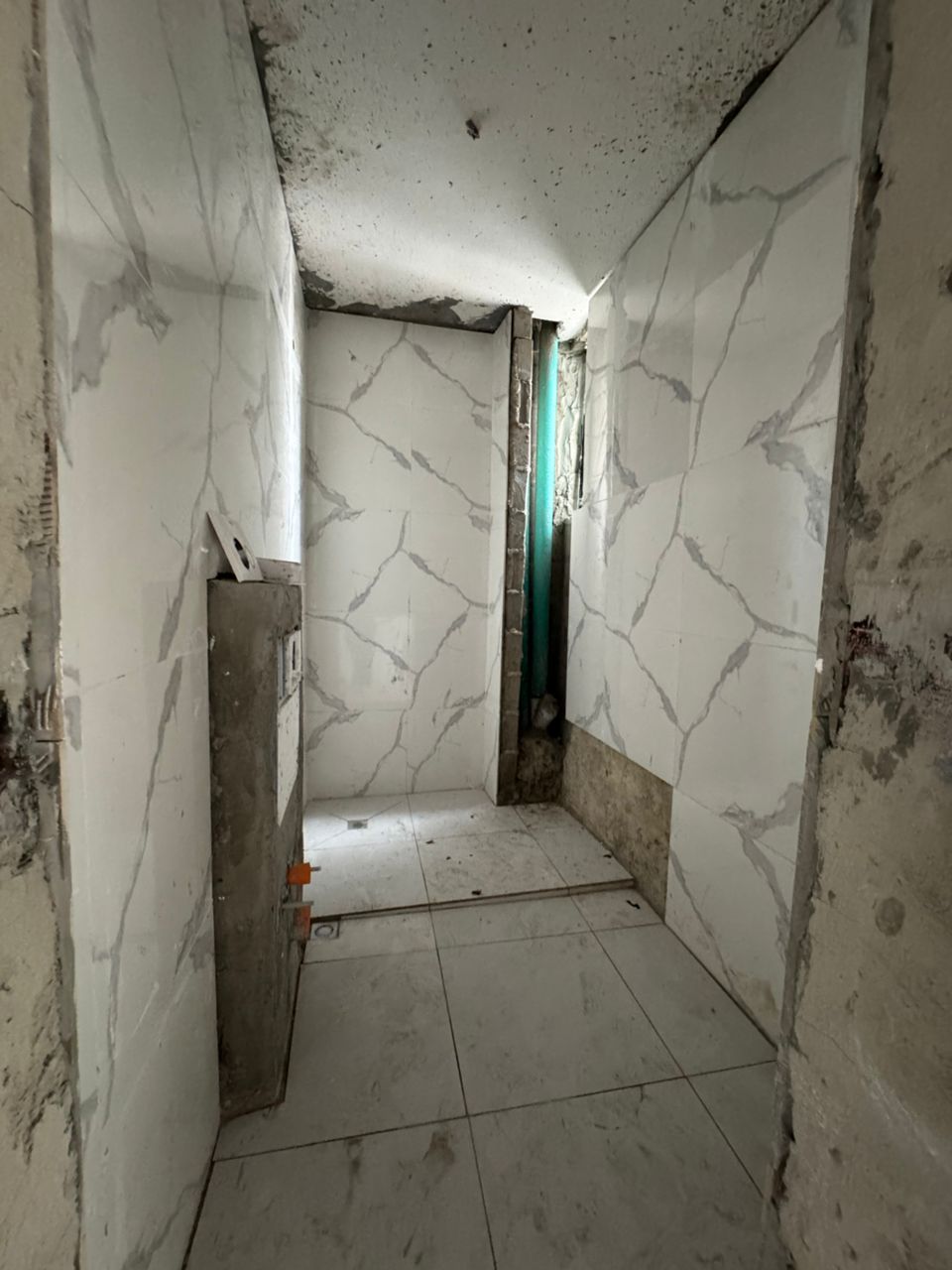 For Sale: Luxury 2-Bedroom Apartment with Pool & Elevator in Osapa London, Lekki