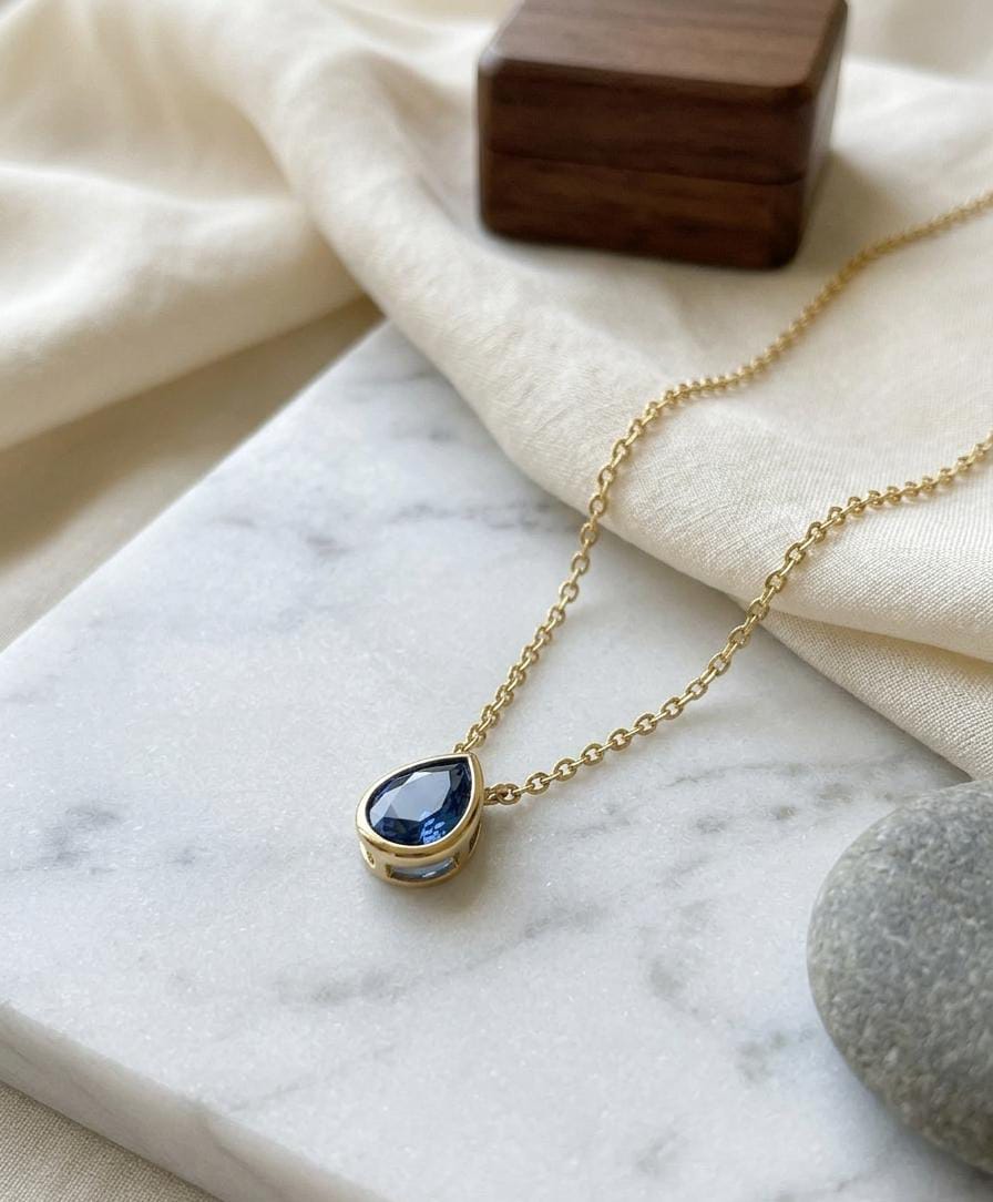 Gold Sapphire Pendant Necklace