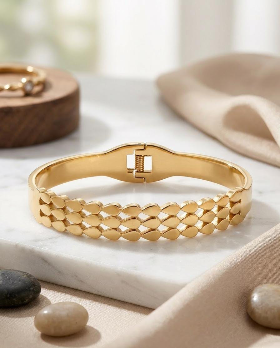 The Aurelian Laurel Bangle