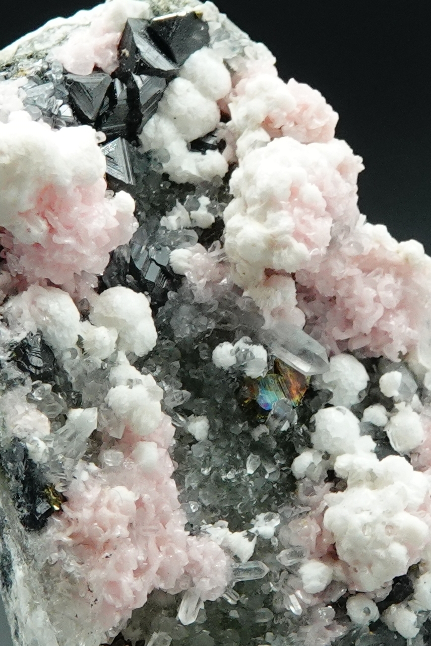 Rhodochrosite, Calcite, Sphalérite & Chalcopyrite - Bulgarie · 34.7g