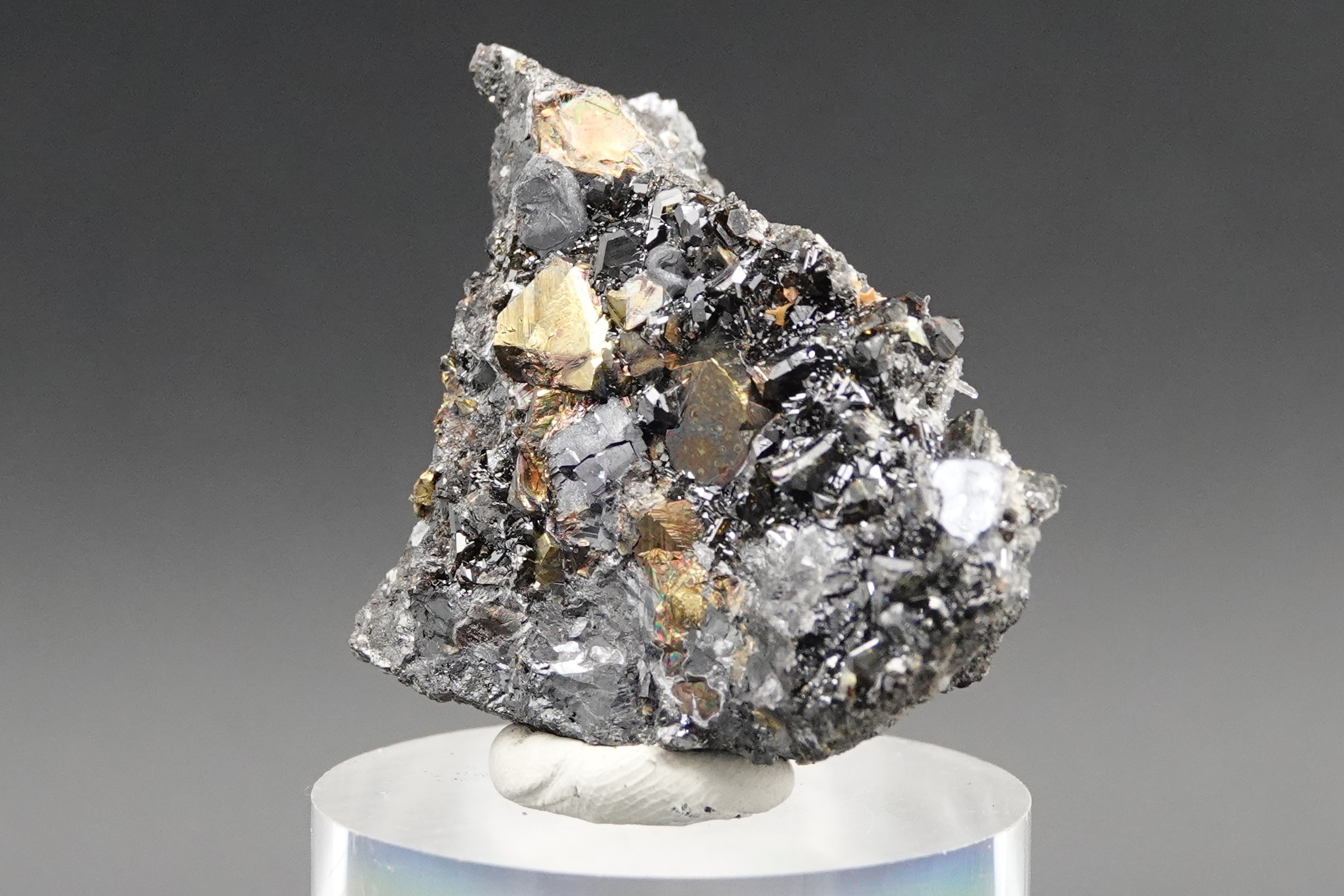 Sphalérite, Chalcopyrite irisée et Quartz - Mine de Krushev, Bulgarie - 236,5 ct
