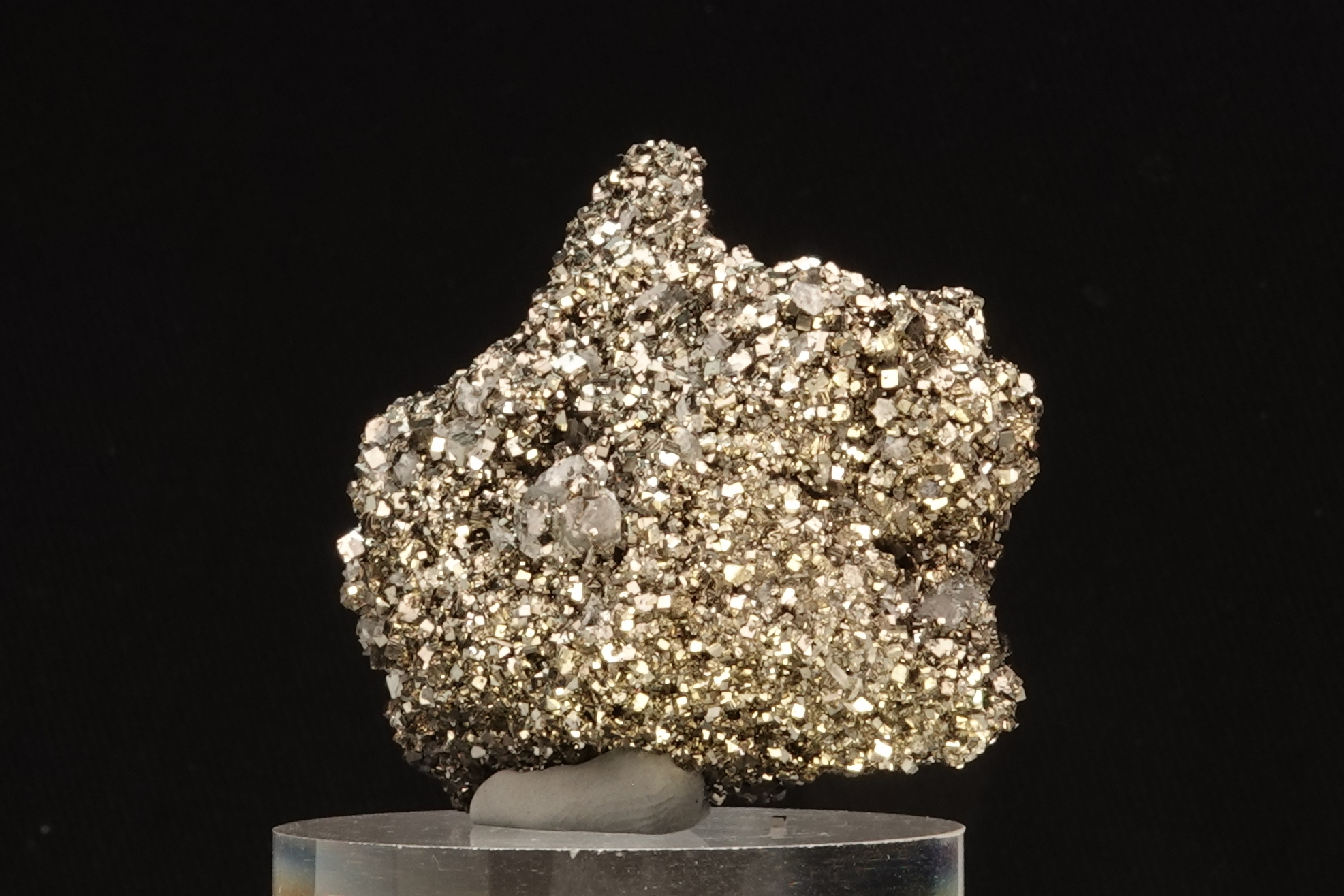 Pyrite, Quartz - Bulgarie - 287 ct