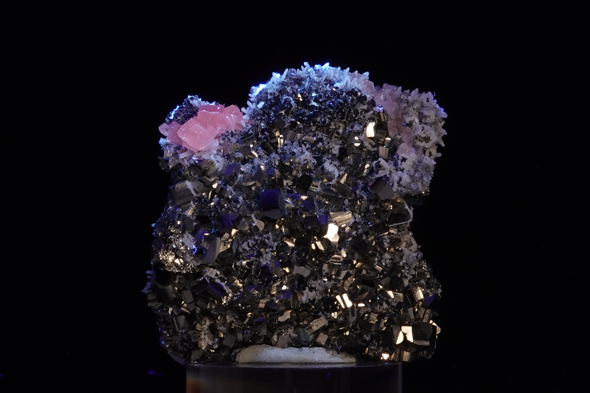 Pyrite, Quartz, Calcite Manganoan Fluorescente - Bulgarie - 441 ct