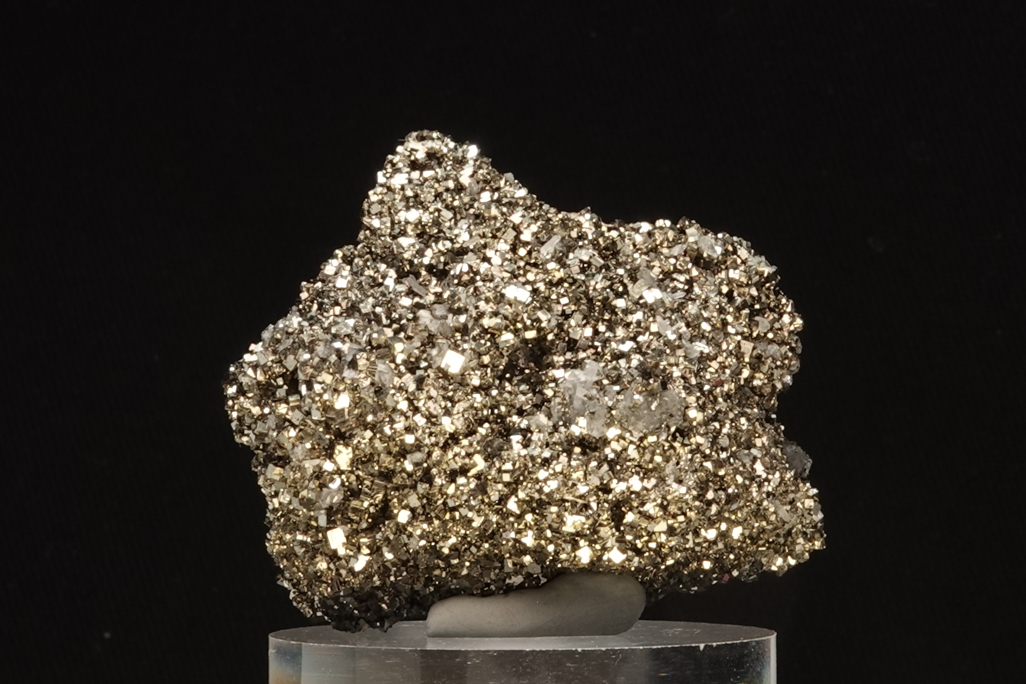 Pyrite, Quartz - Bulgarie - 287 ct