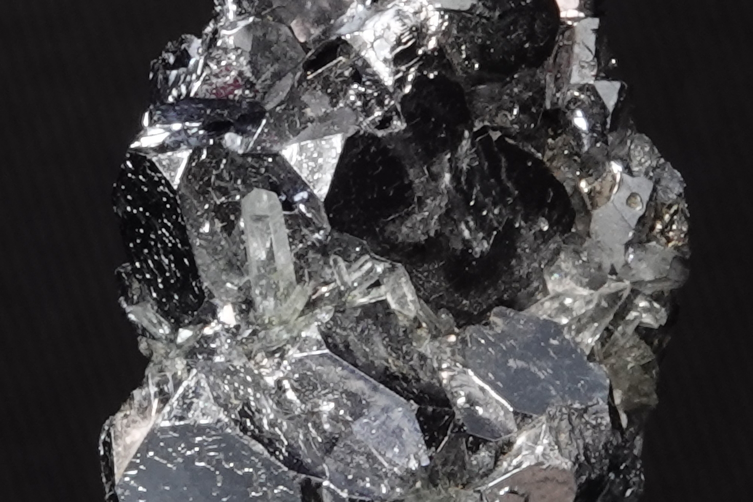 Galène, Quartz, Pyrite - Mine de Krushev, Bulgarie - 138 ct