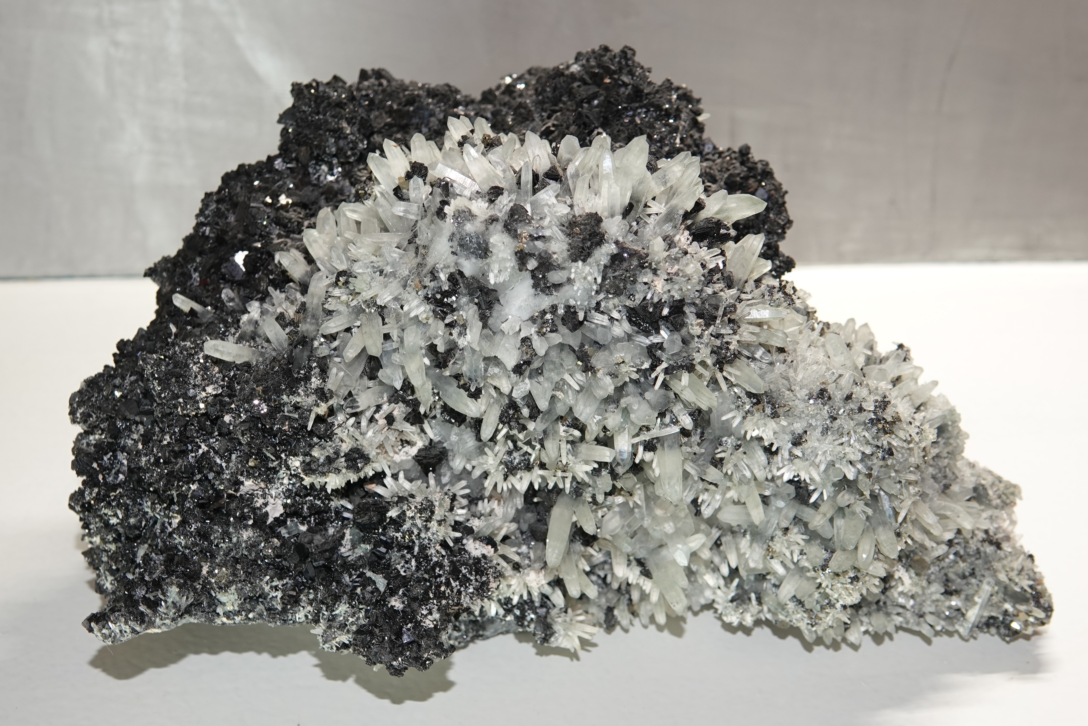 Sphalérite, Calcite & Pyrite – Pièce Musée - Mine de Krushev, Bulgarie - 25870 ct 
