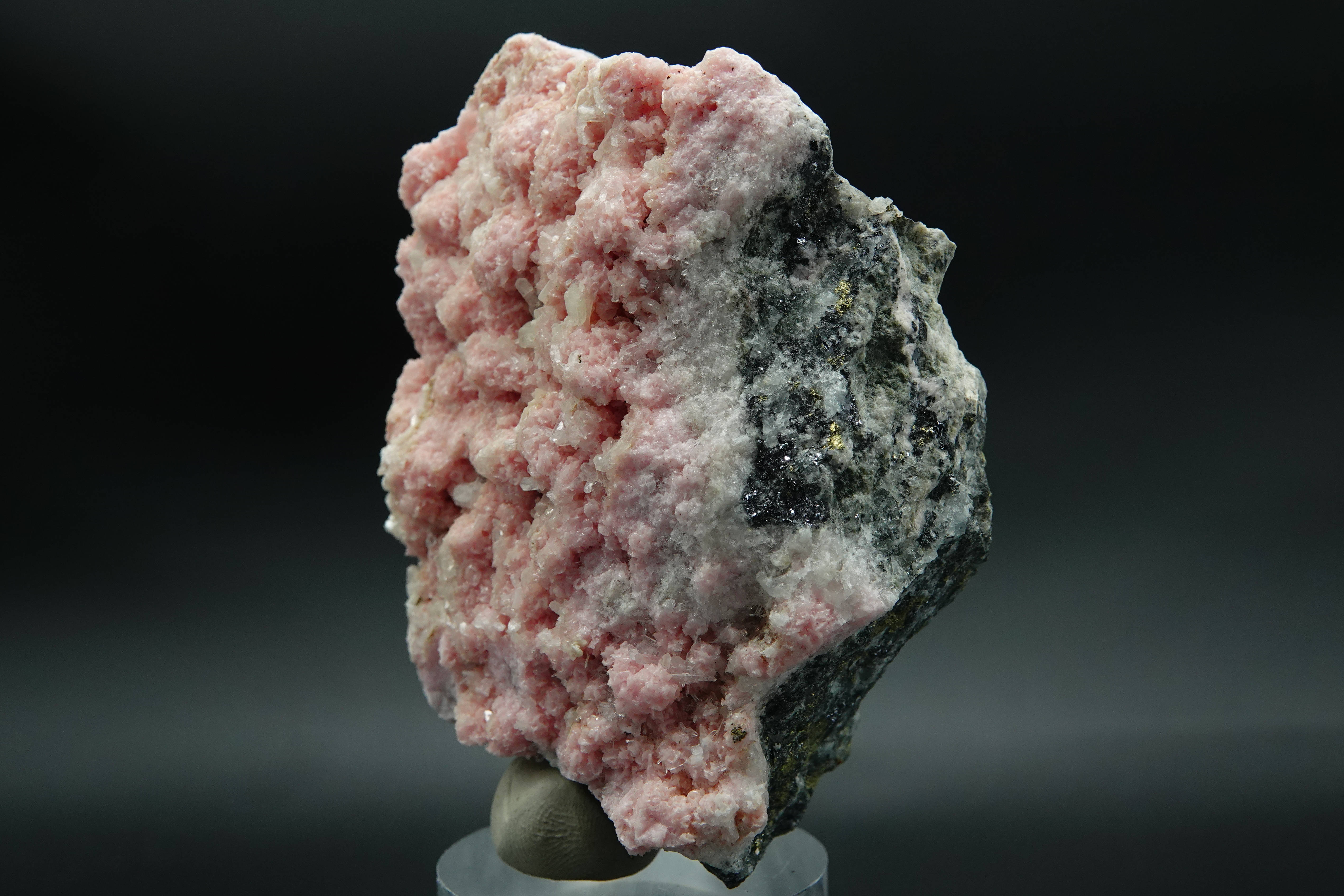 Rhodochrosite & Calcite, avec inclusions de Chalcopyrite & Sphalérite - 1188.5 ct