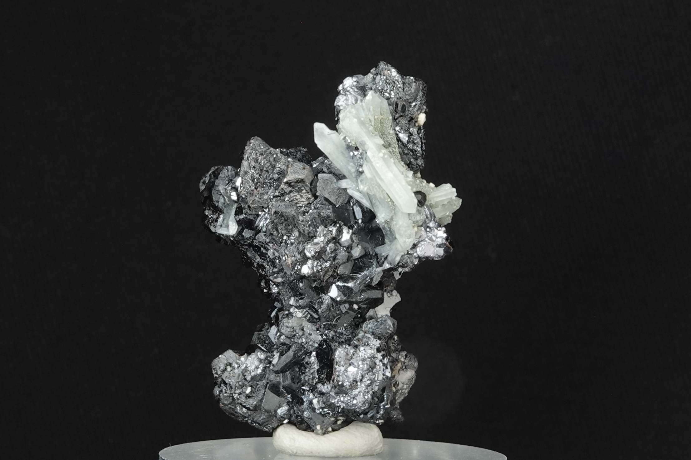 Sphalérite & Quartz · Mine de Krushev, Bulgarie · 137,5 ct