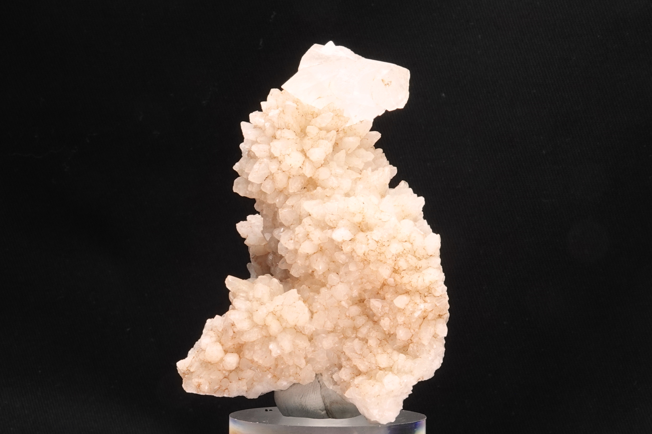 Calcite sur druse de Quartz - Toscane, Italie - 509 ct