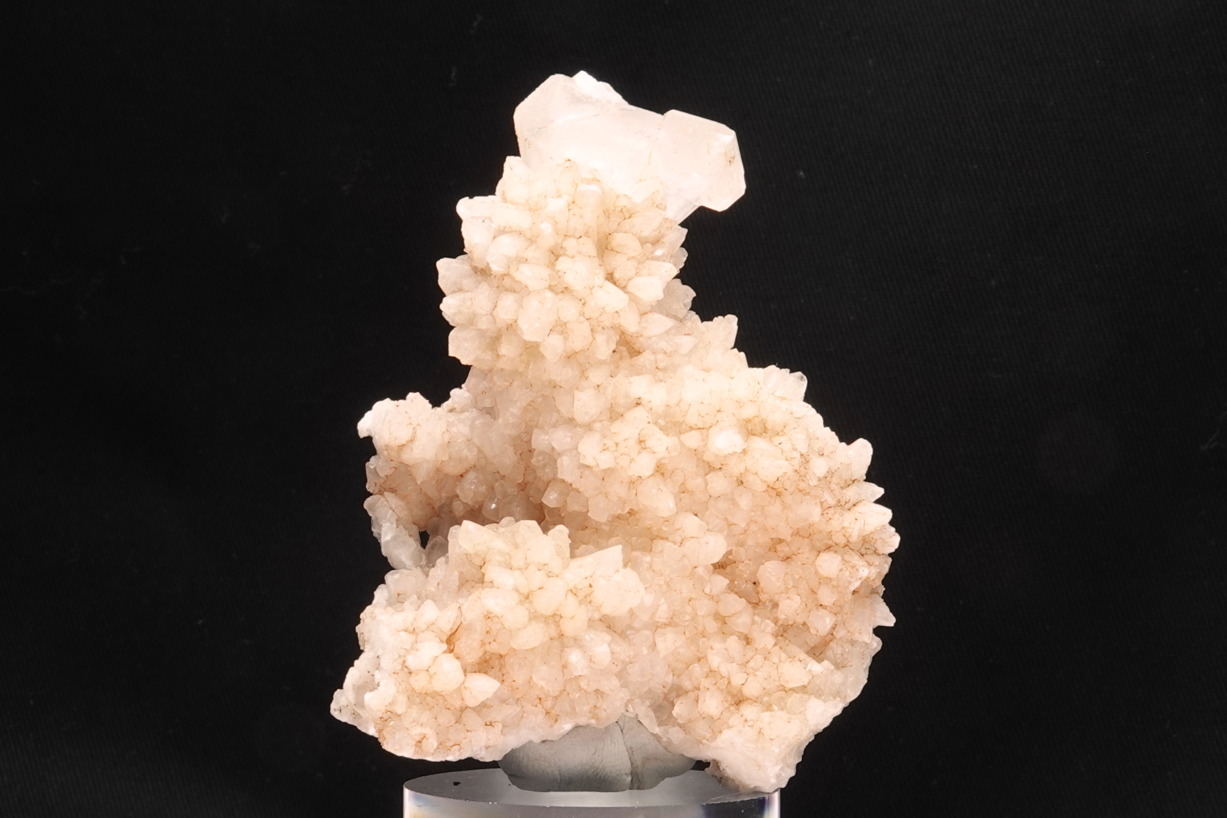 Calcite sur druse de Quartz - Toscane, Italie - 509 ct