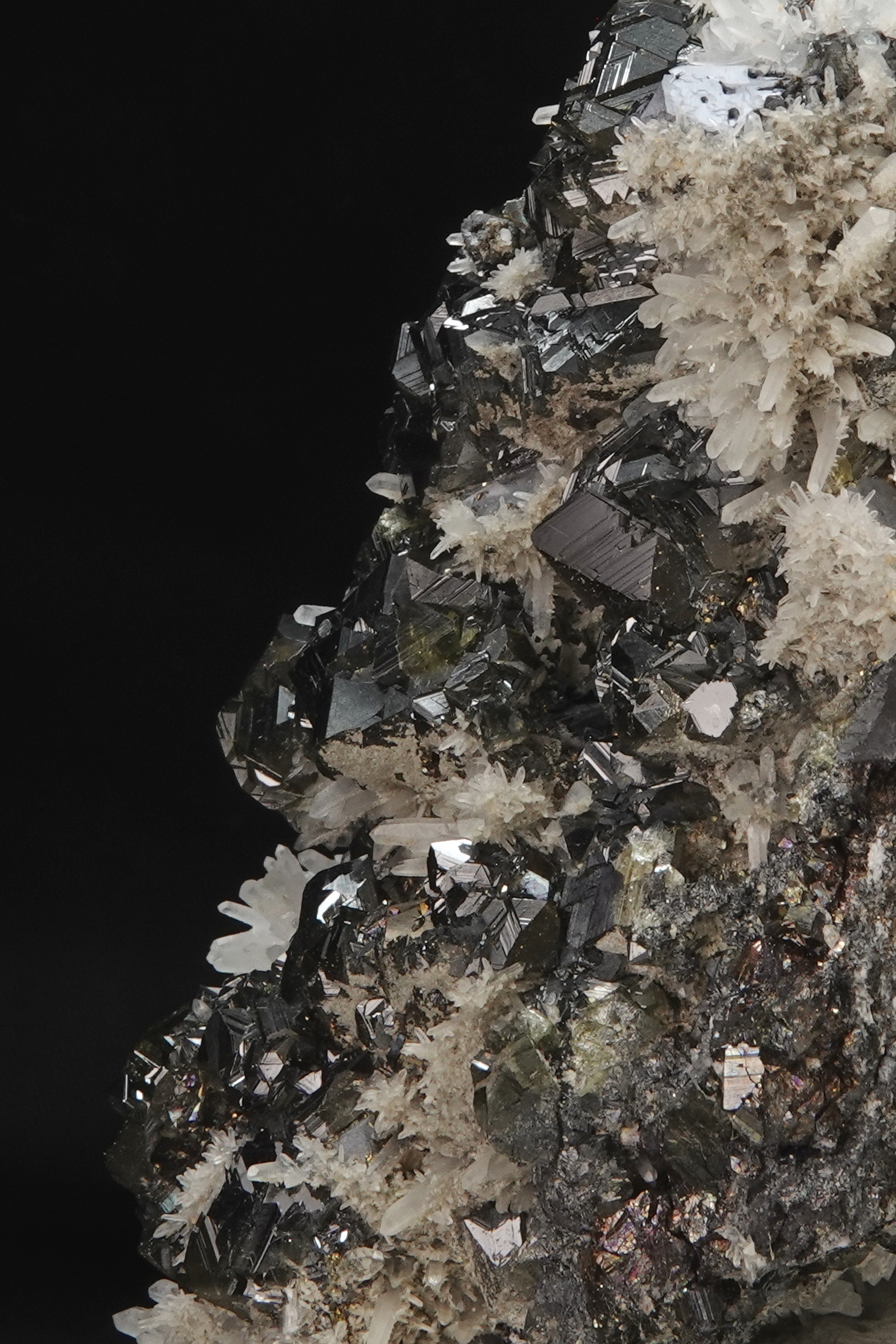 Sphalérite, Quartz, Chalcopyrite, Galène - Bulgarie - 398,6 g