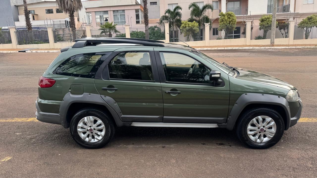 Fiat Palio Weekend Adventure 1.8 Flex câmbio manual 