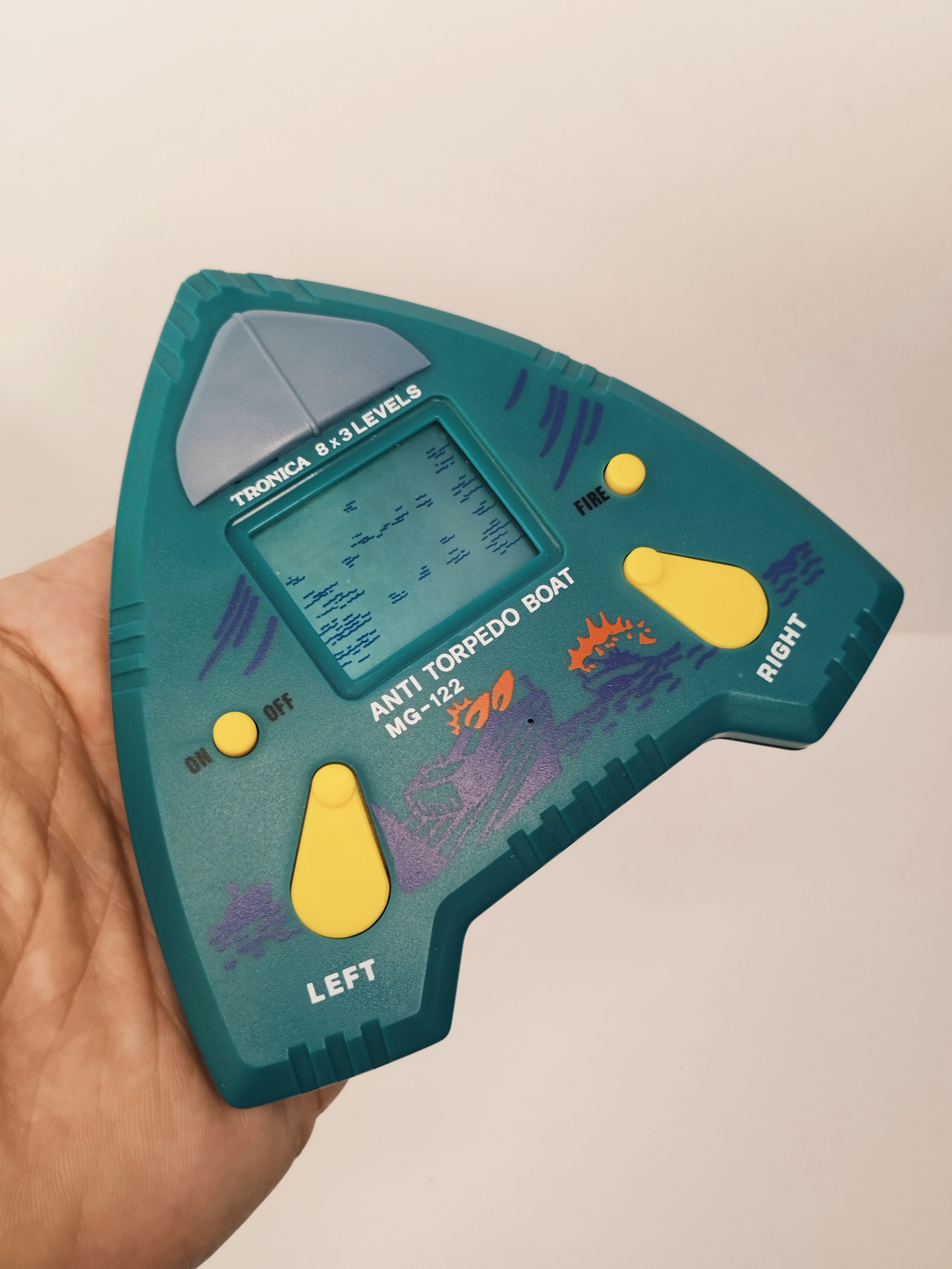 Anti Torpedo Boat MG-122 – Vintage LCD Handheld Bootleg Game & Watch Style