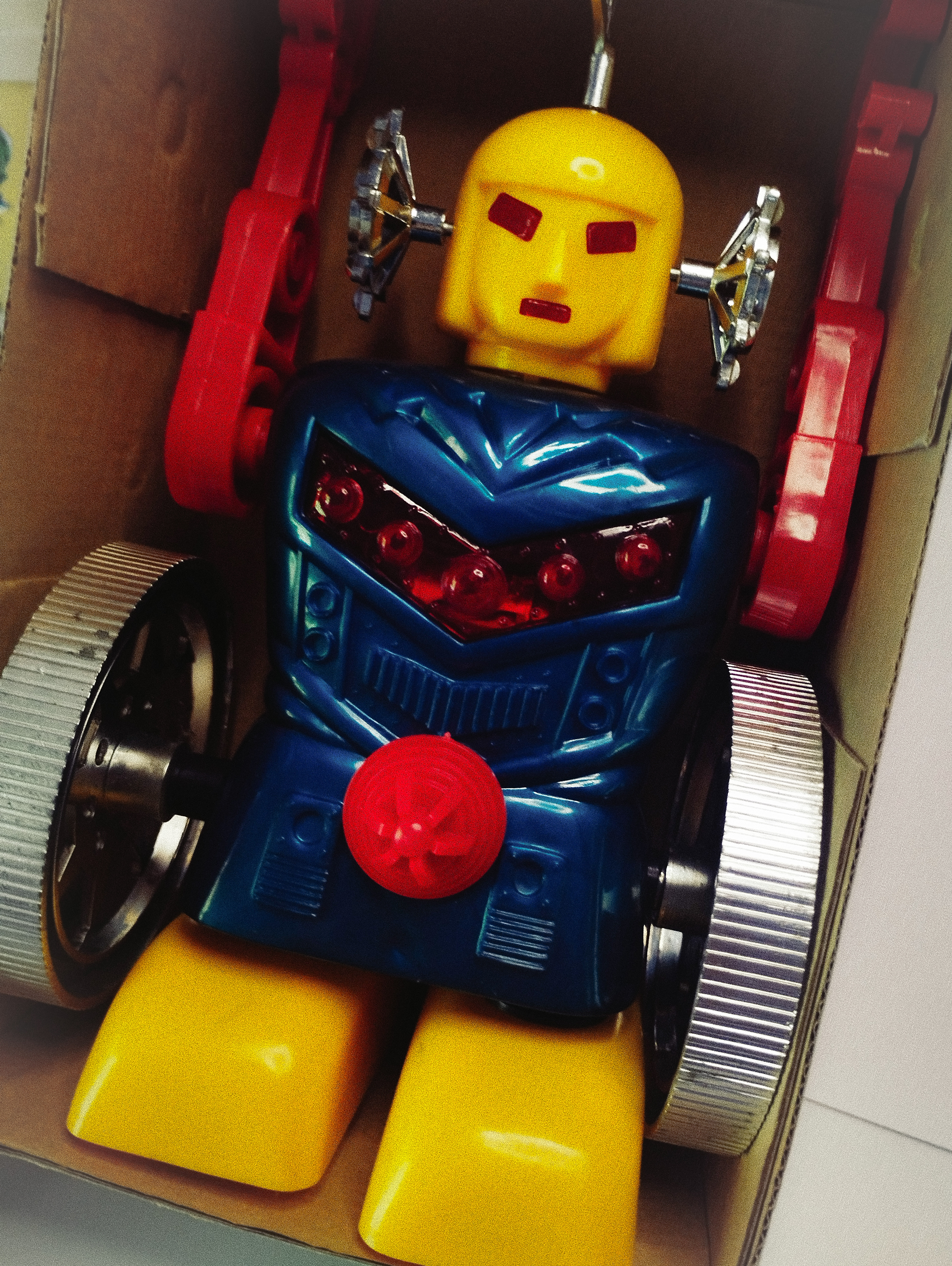 Vintage Super Robot 12 Combination – Hong Kong Battery Operated Toy 80s