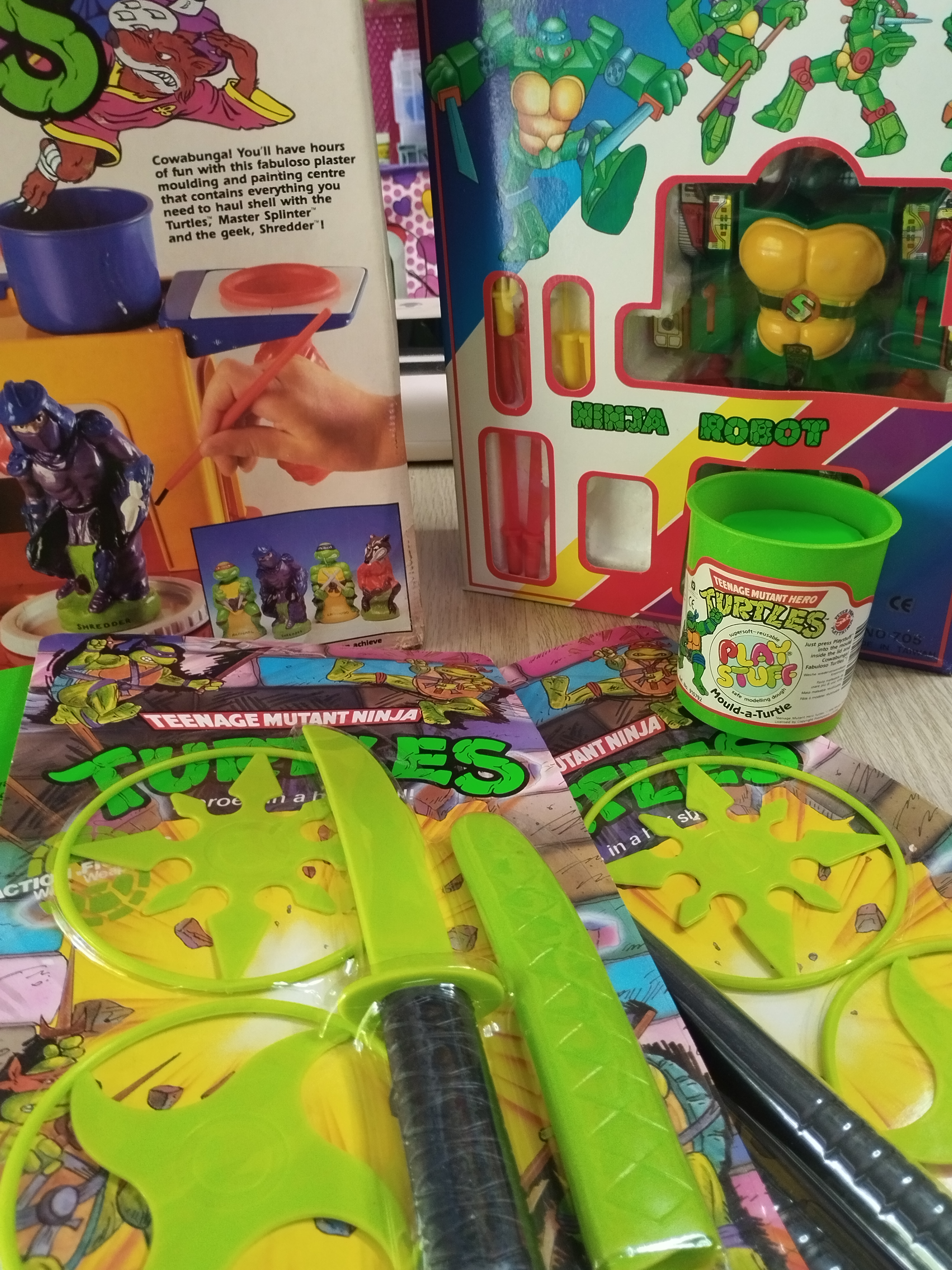 Vintage Teenage Mutant Ninja Turtles Lot Bootleg Rare Ninja Robot + Plaster Set + Weapons Bundle 90s