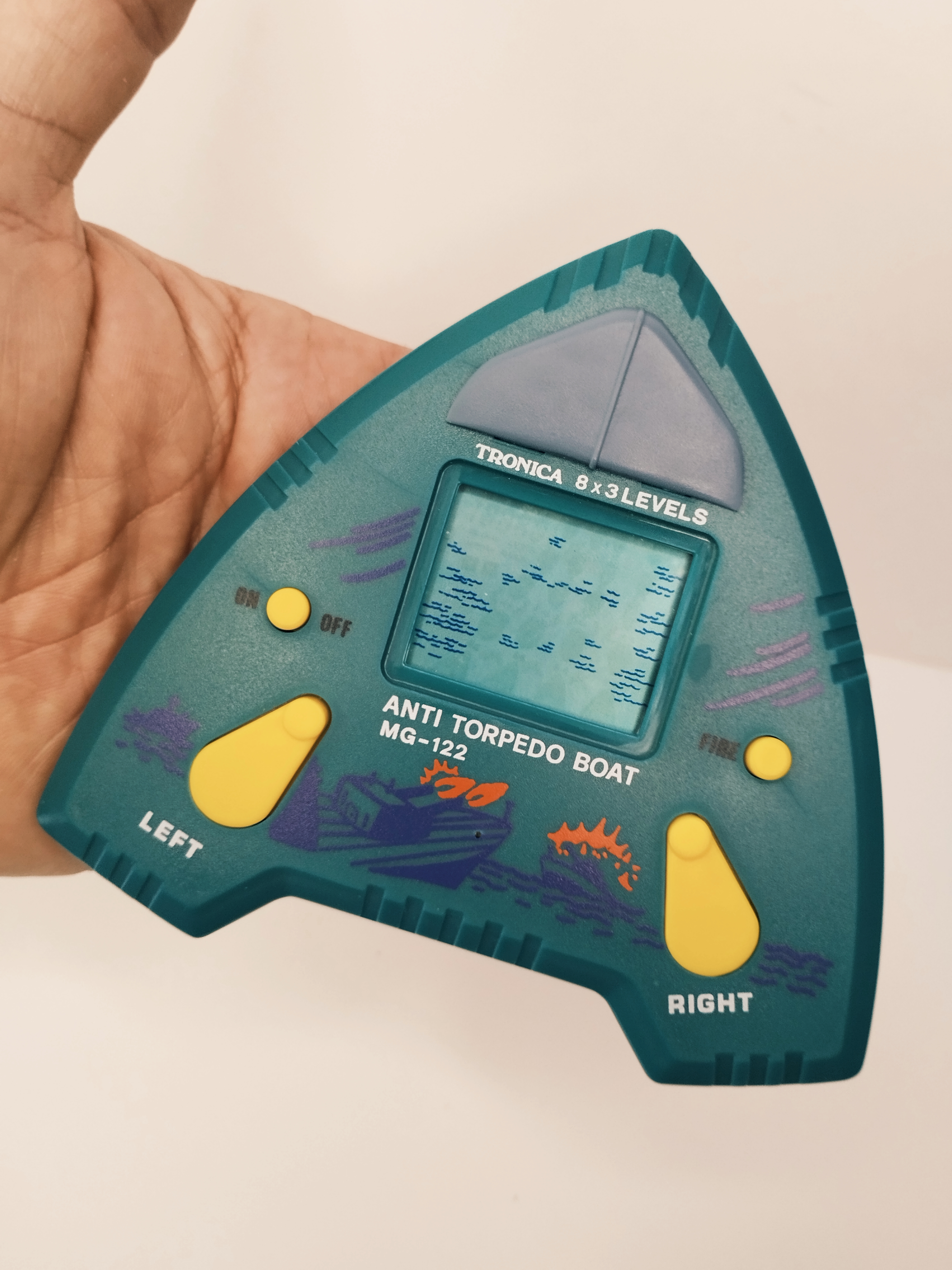 Anti Torpedo Boat MG-122 – Vintage LCD Handheld Bootleg Game & Watch Style