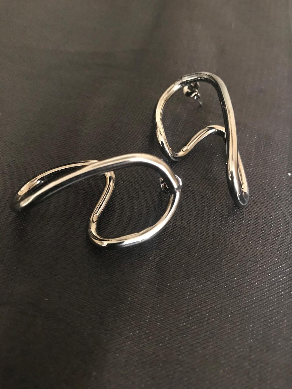 Brinco Artístico Prateado