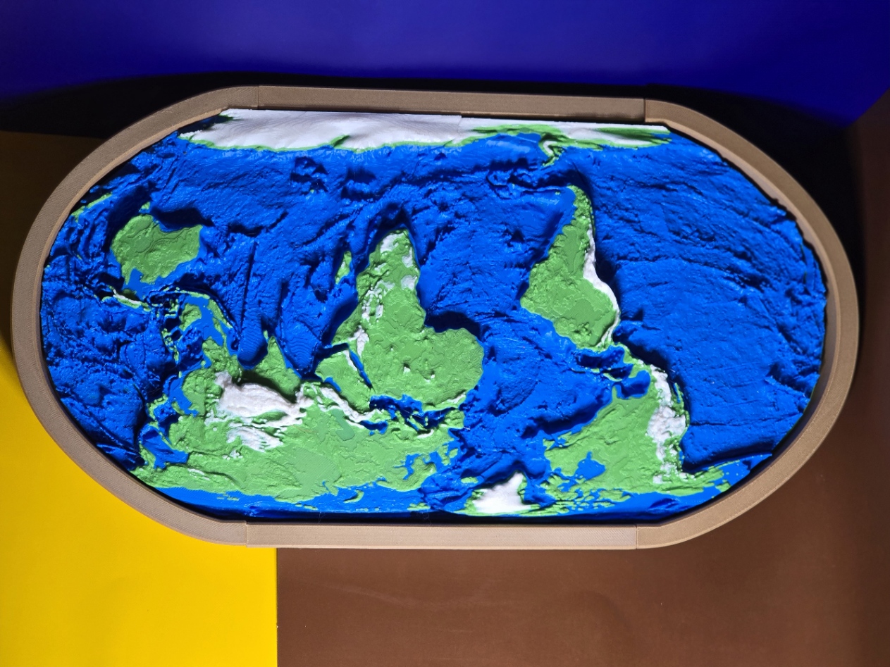 (PLA/PLA-WOOD) 3D-PRINTED Relief World Map - Layered Wall Art
