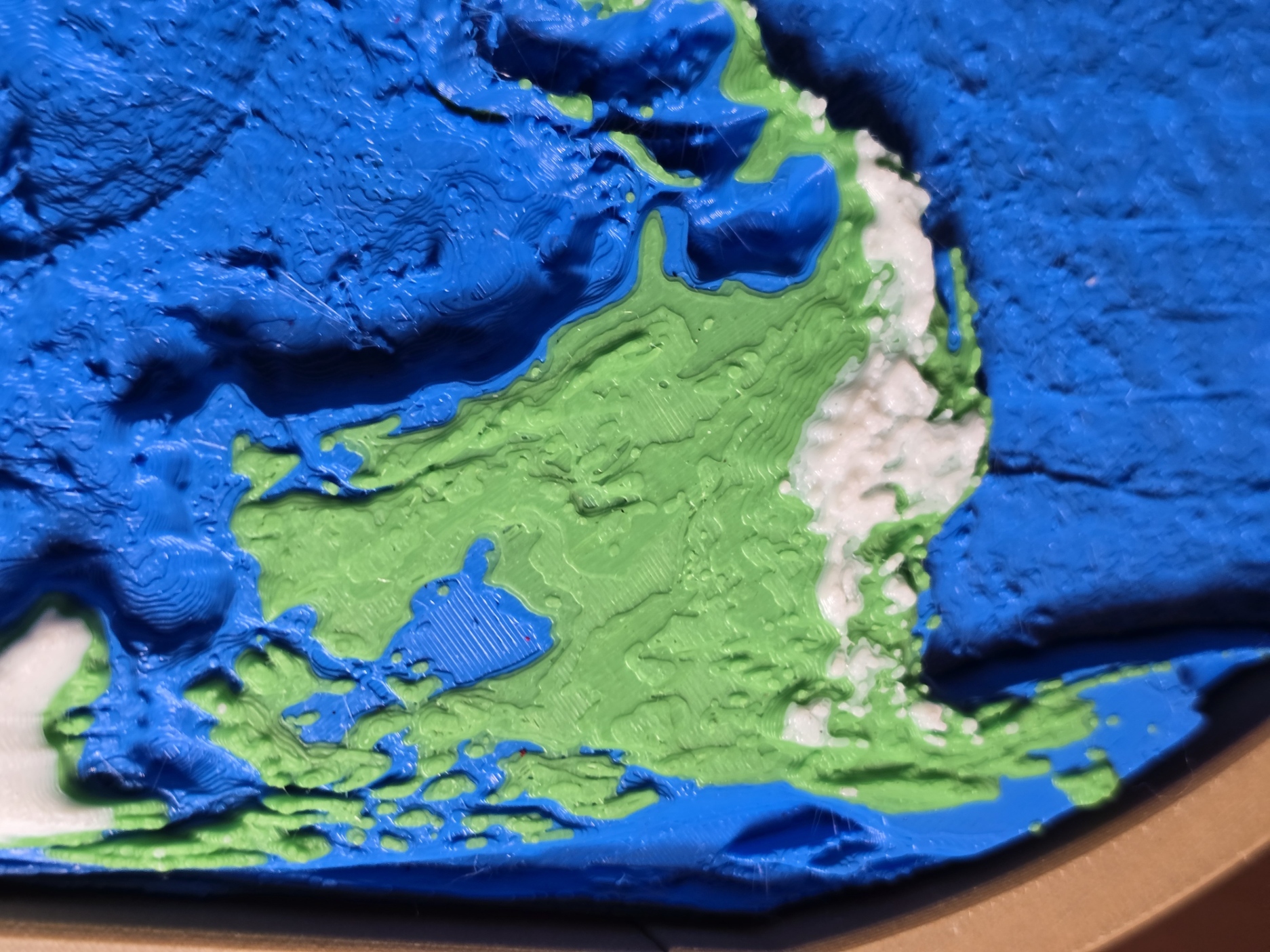 (PLA/PLA-WOOD) 3D-PRINTED Relief World Map - Layered Wall Art