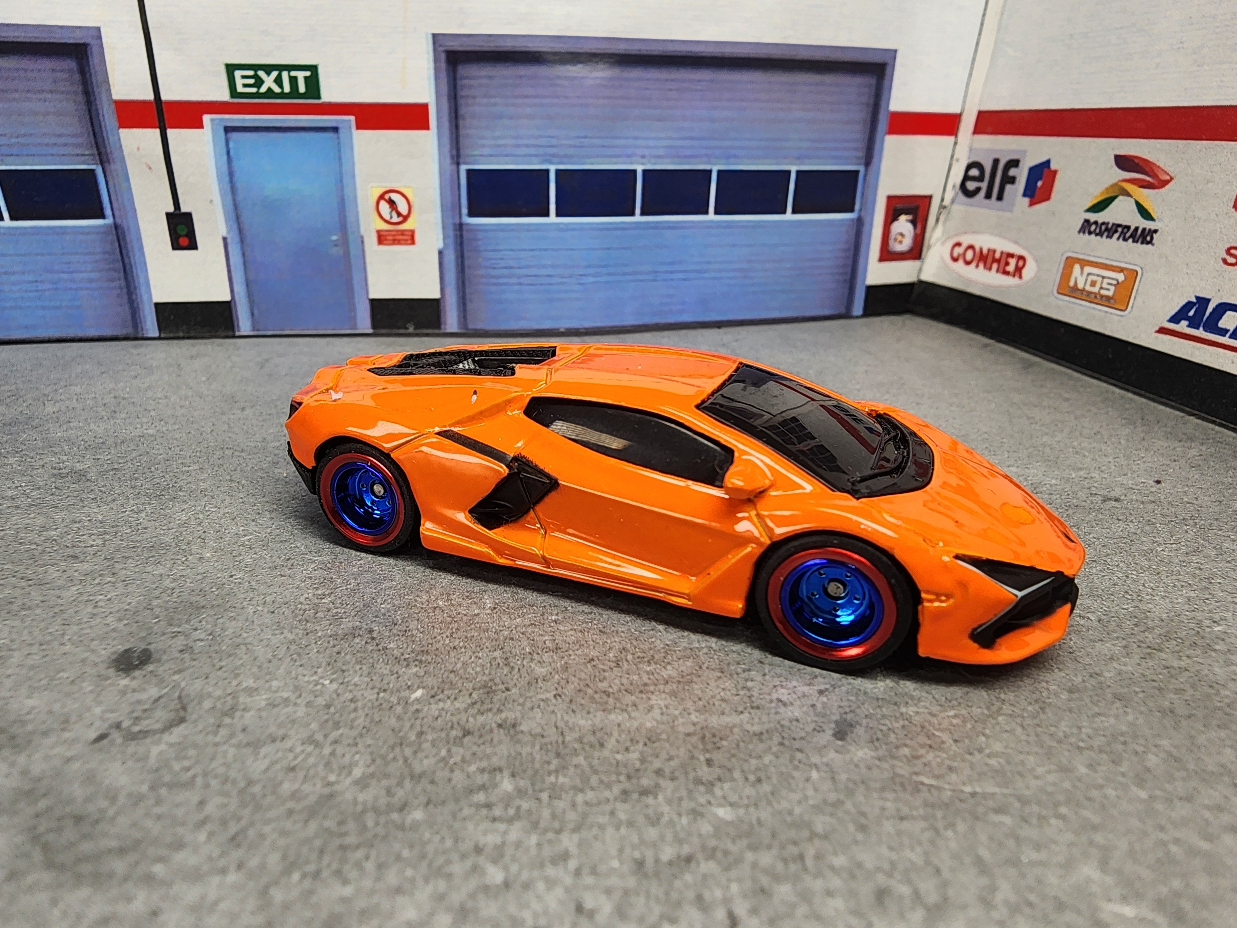 Lamborghini Revuelto Keychain, Lamborghini Diecast Keychain 1:64 Scale