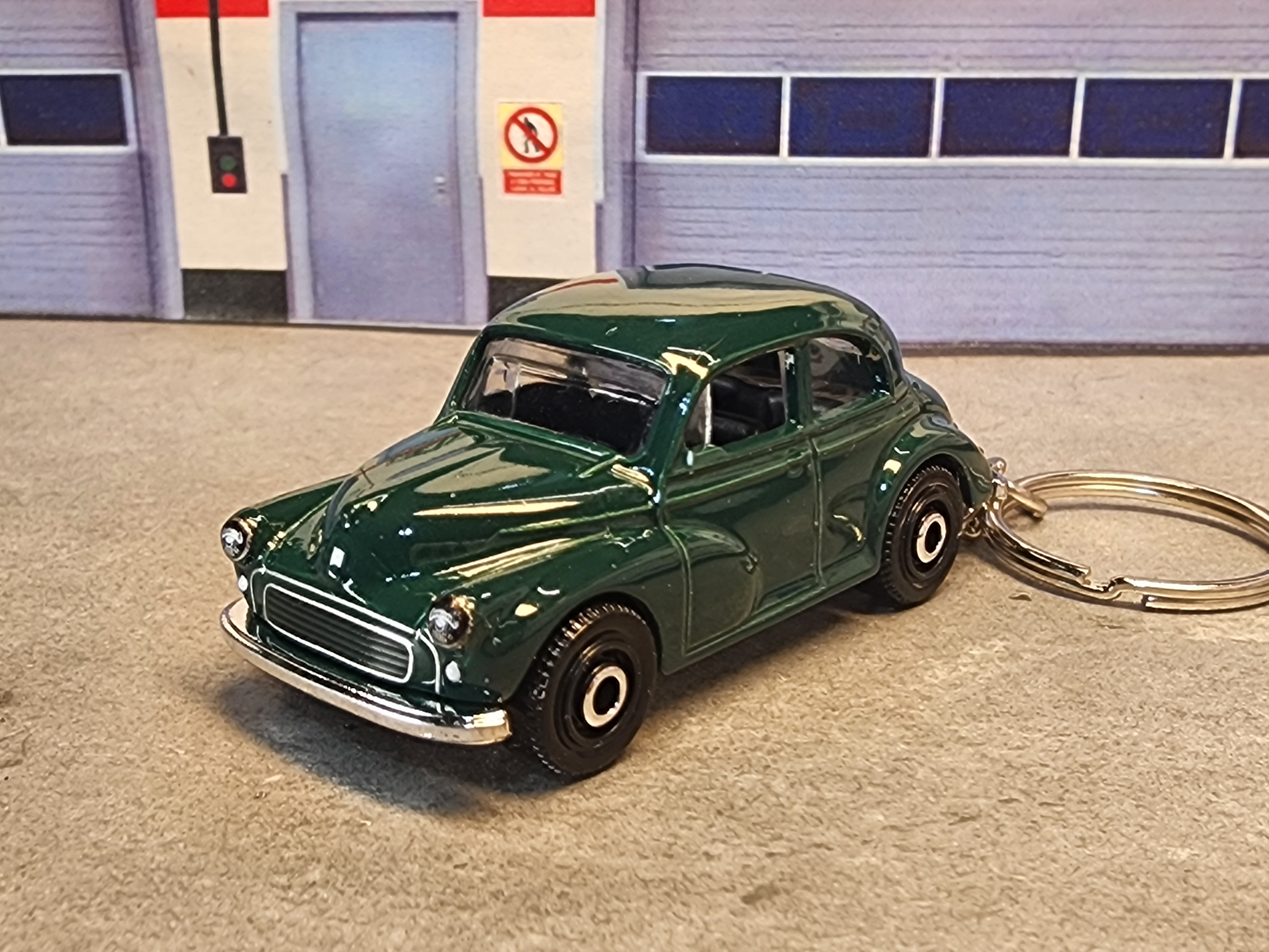 Morris Minor Saloon Keychain, 1:64 Scale Die Cast