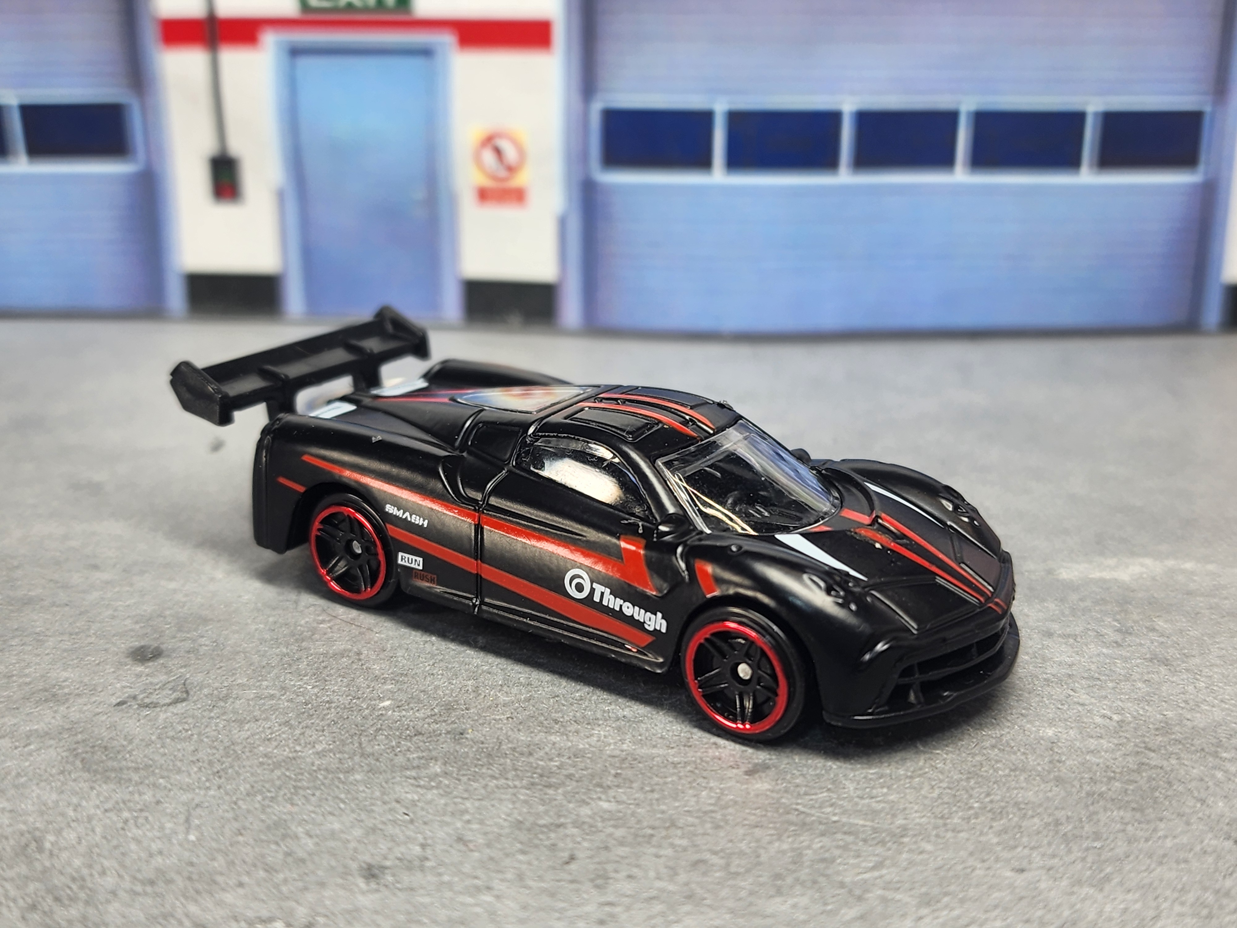 Saleen S7 Racing Diecast Car Keychain, 1:64 sacle