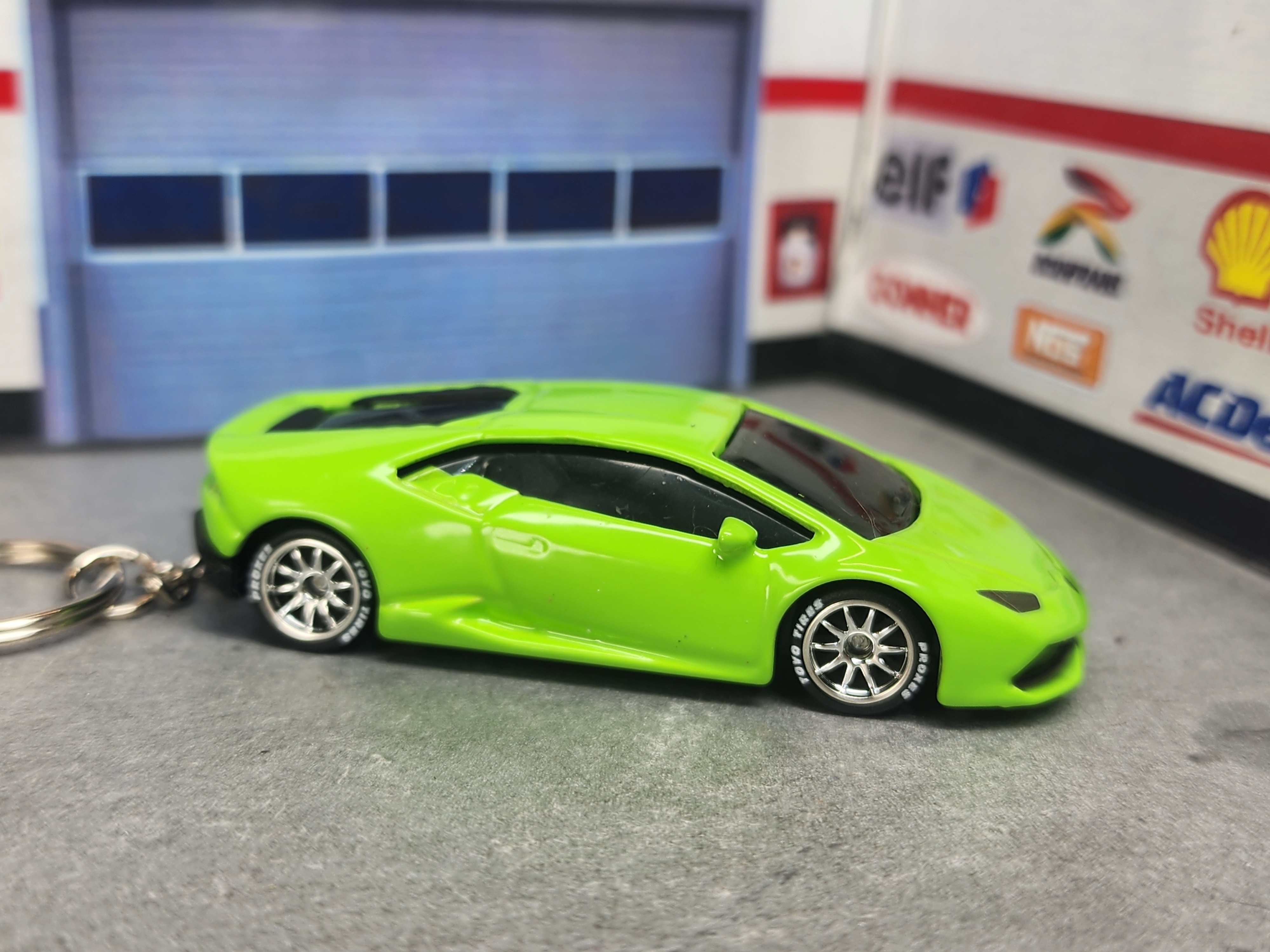Lamborghini Huracan Keychain, Diecast 1:64 Scale Lamborghini 