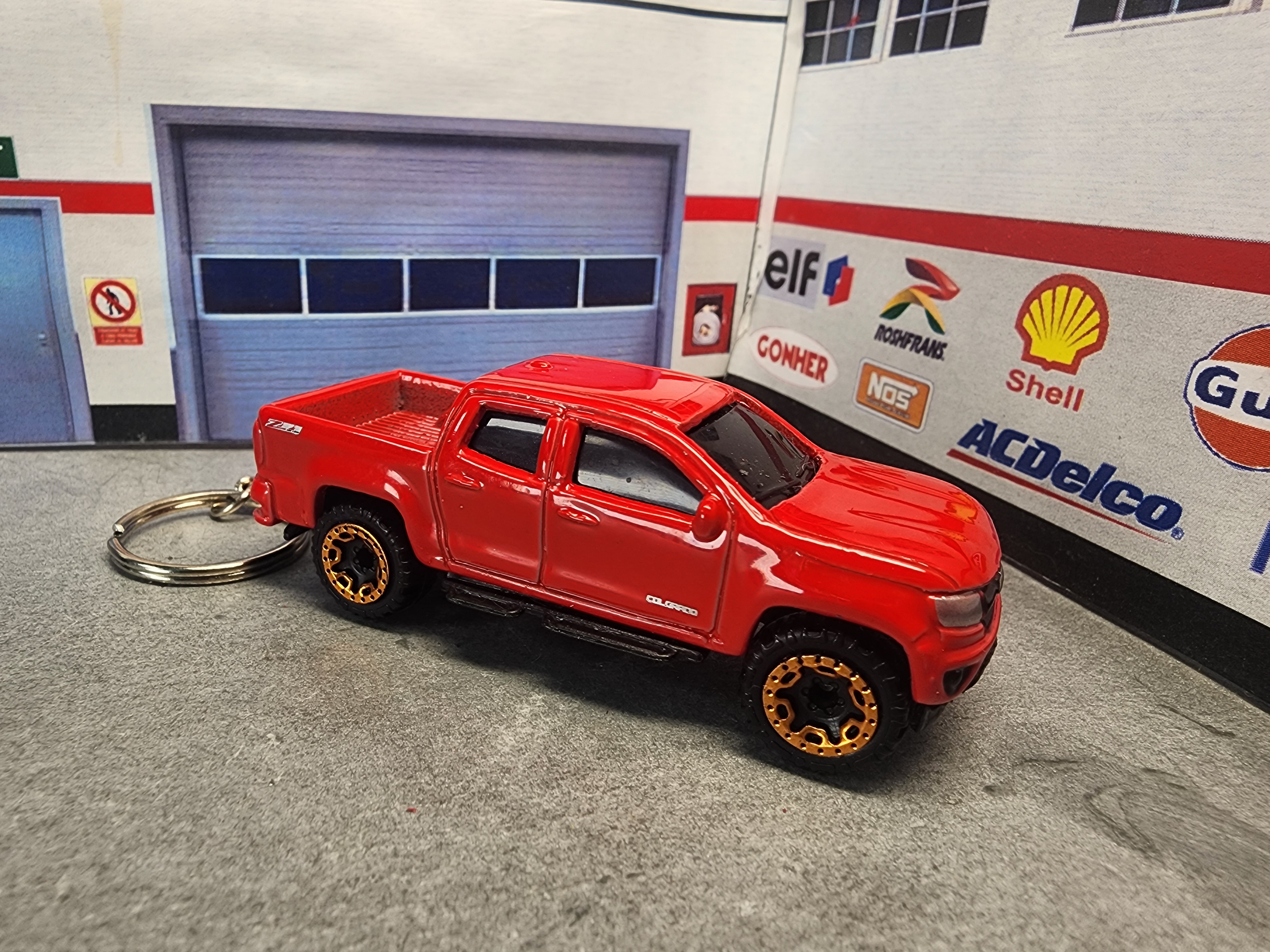 2015 Chevrolet Colorado Keychain, Die-Cast 1:64 Scale Chevy Pickup Truck